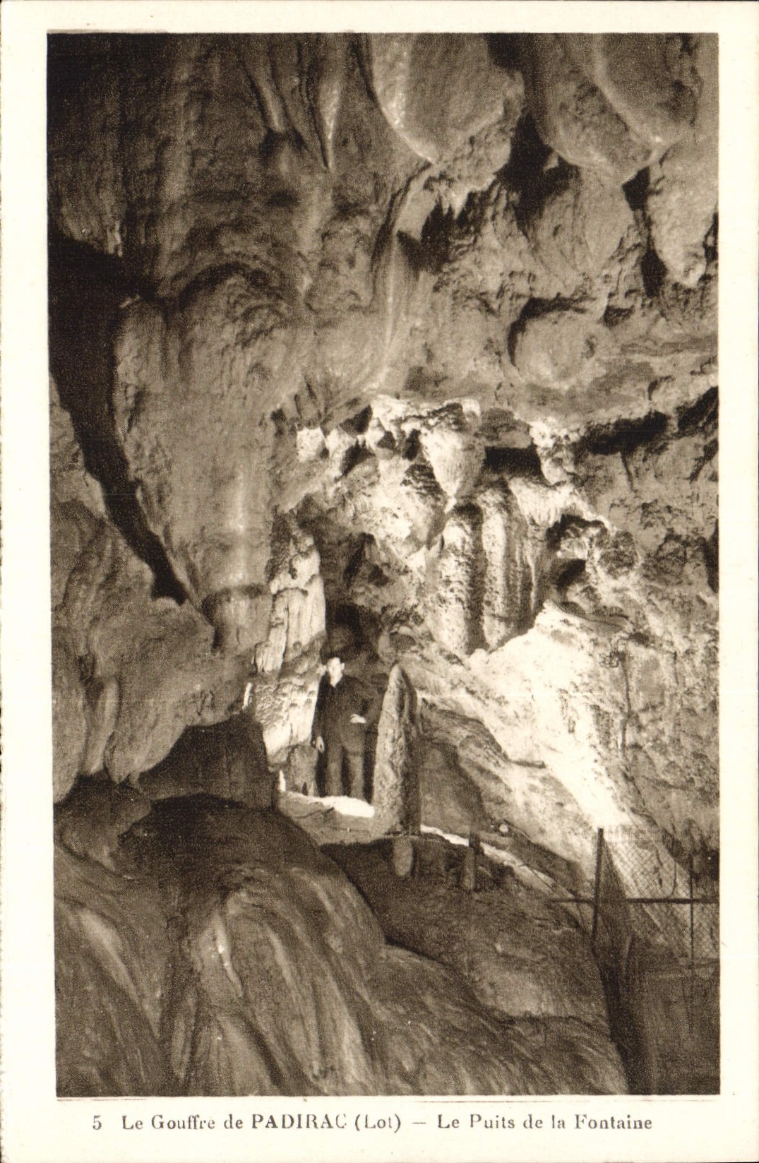 CPA Le Gouffre de Padirac Lot Le Puits de la Fontaine