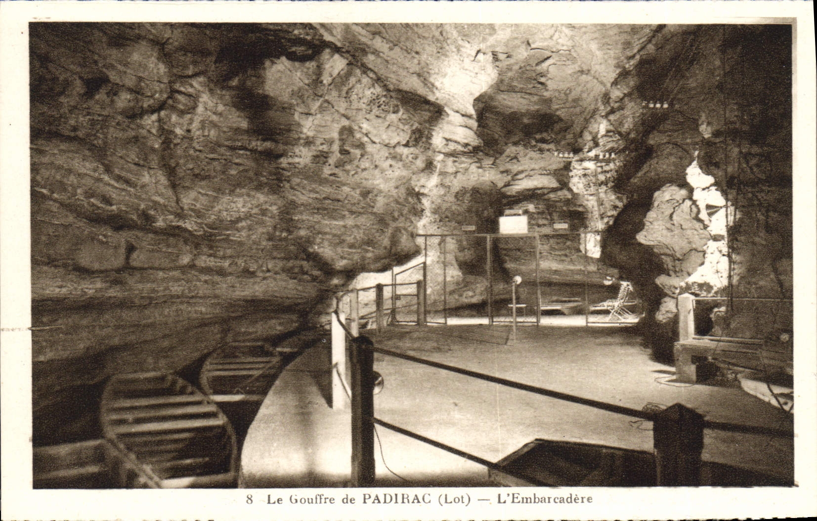 CPA Le Gouffre de Padirac Lot L'Embarcadere