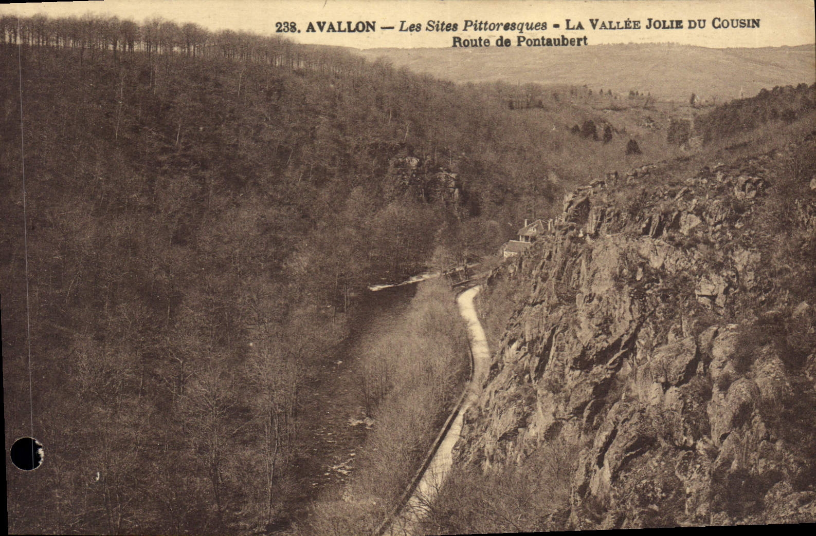 CPA Avallon Les Sites Pittoresques La Vallee Jolie du Cousin Route de Pontaubert 