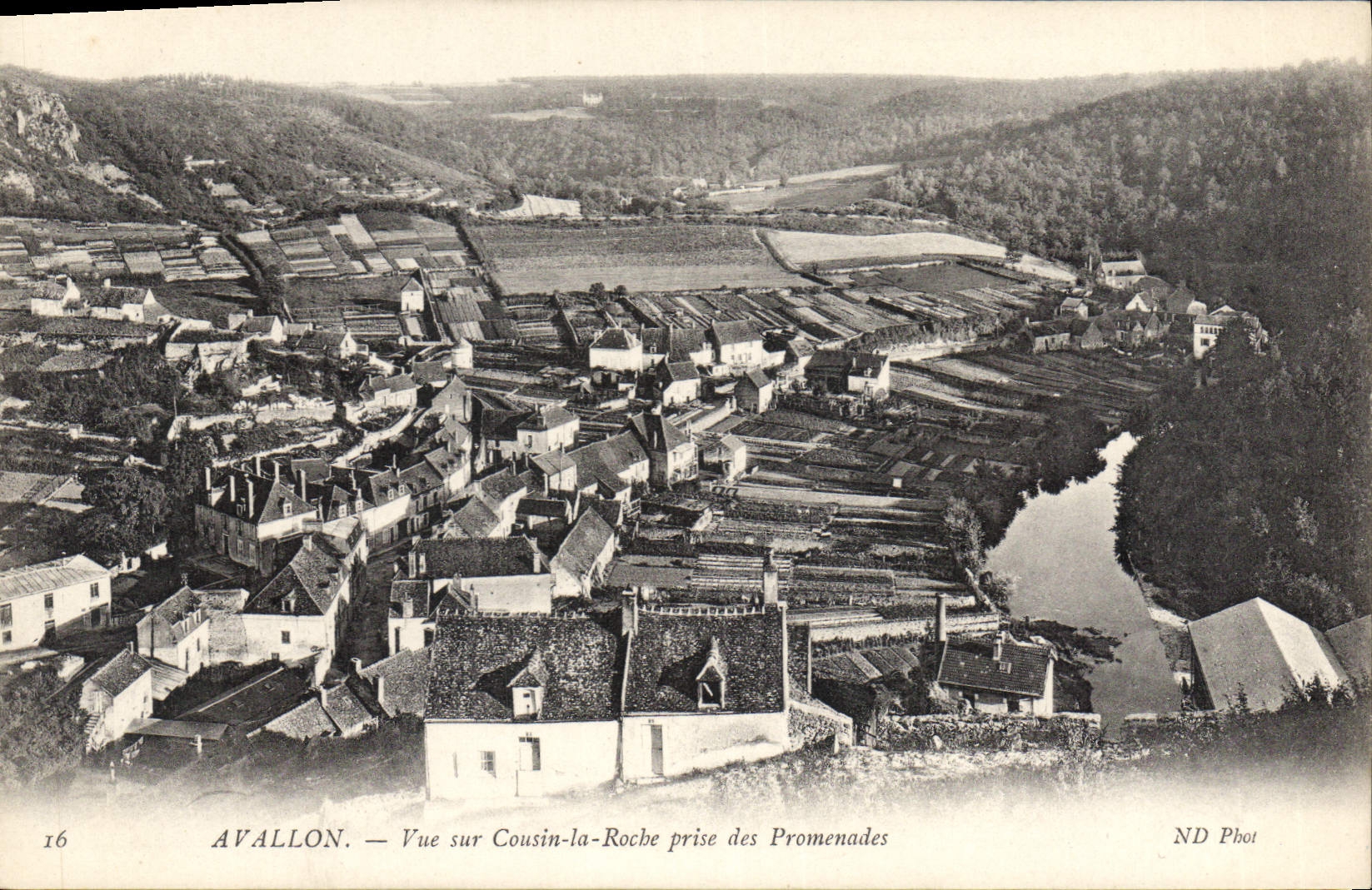 CPA Avallon Vue sur Cousin la Roche prise des Promenades
