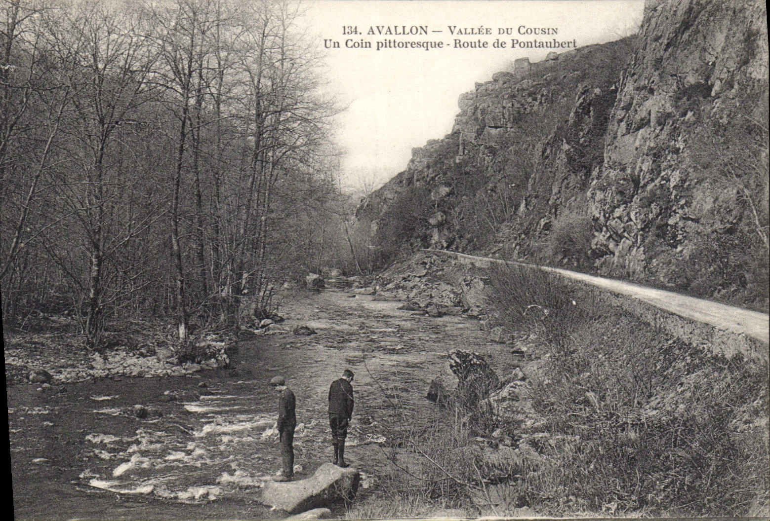 CPA Avallon vallee du Cousin Un coin pittoresque Route de Pontaubert 