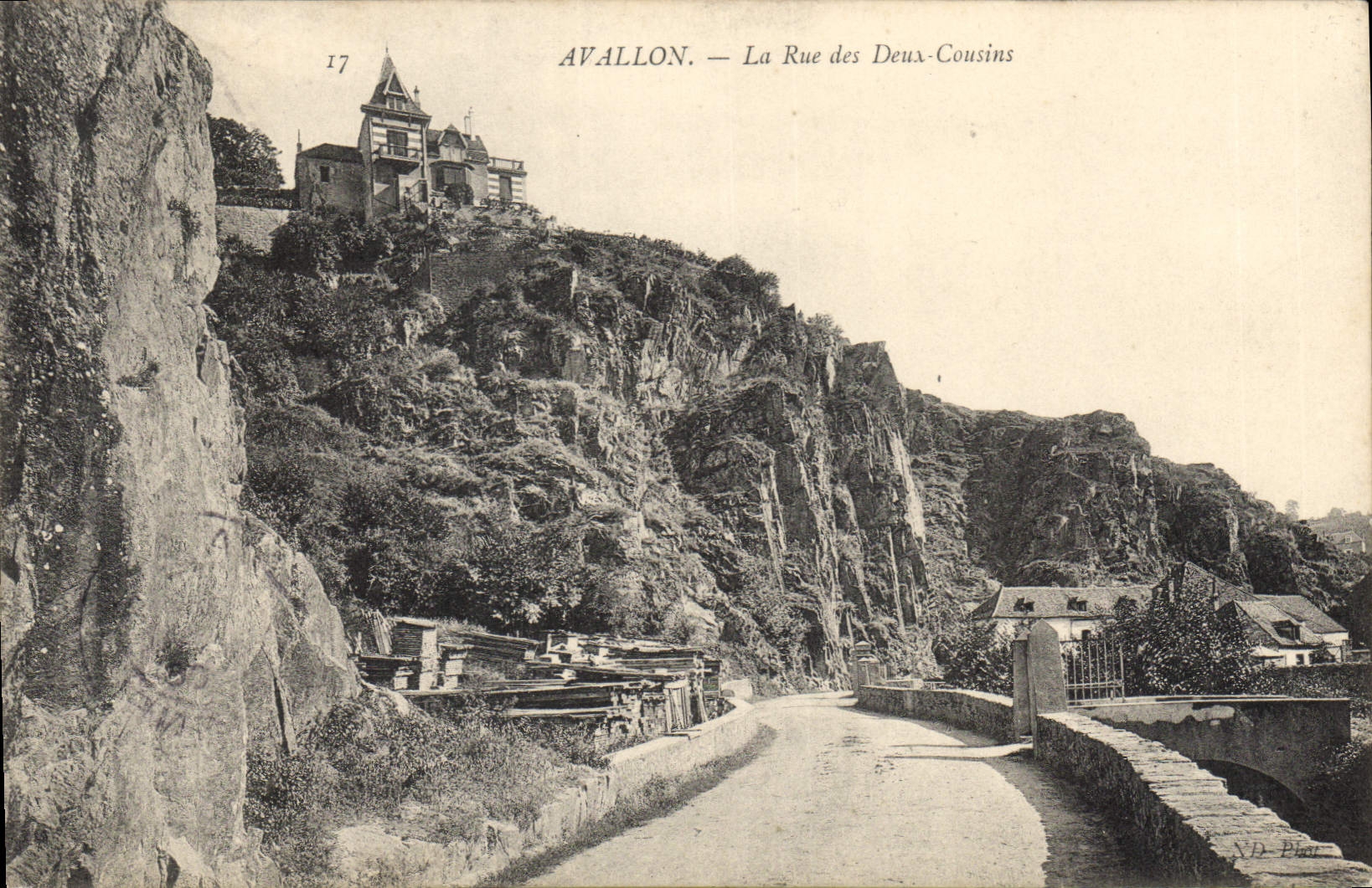 CPA Avallon La Rue des deux Cousins 
