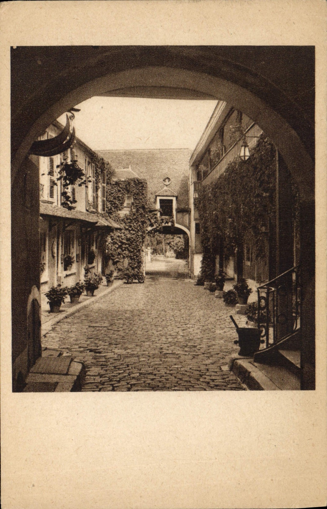 CPA Hostellerie de la Poste at Avallon 