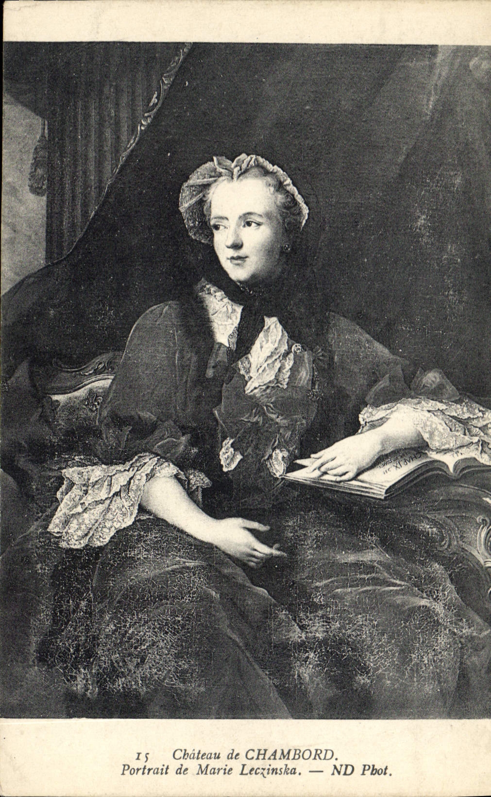 CPA Chateau de Chambord Portrait de Marie Leczinska