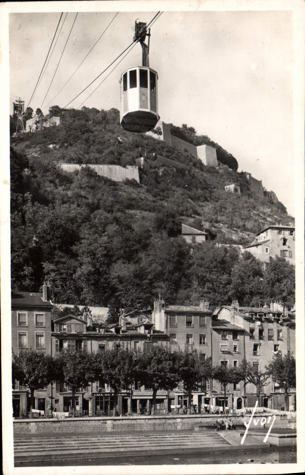CPA Grenoble Isere Le Tort Robot et le teleferique de la Bastille 