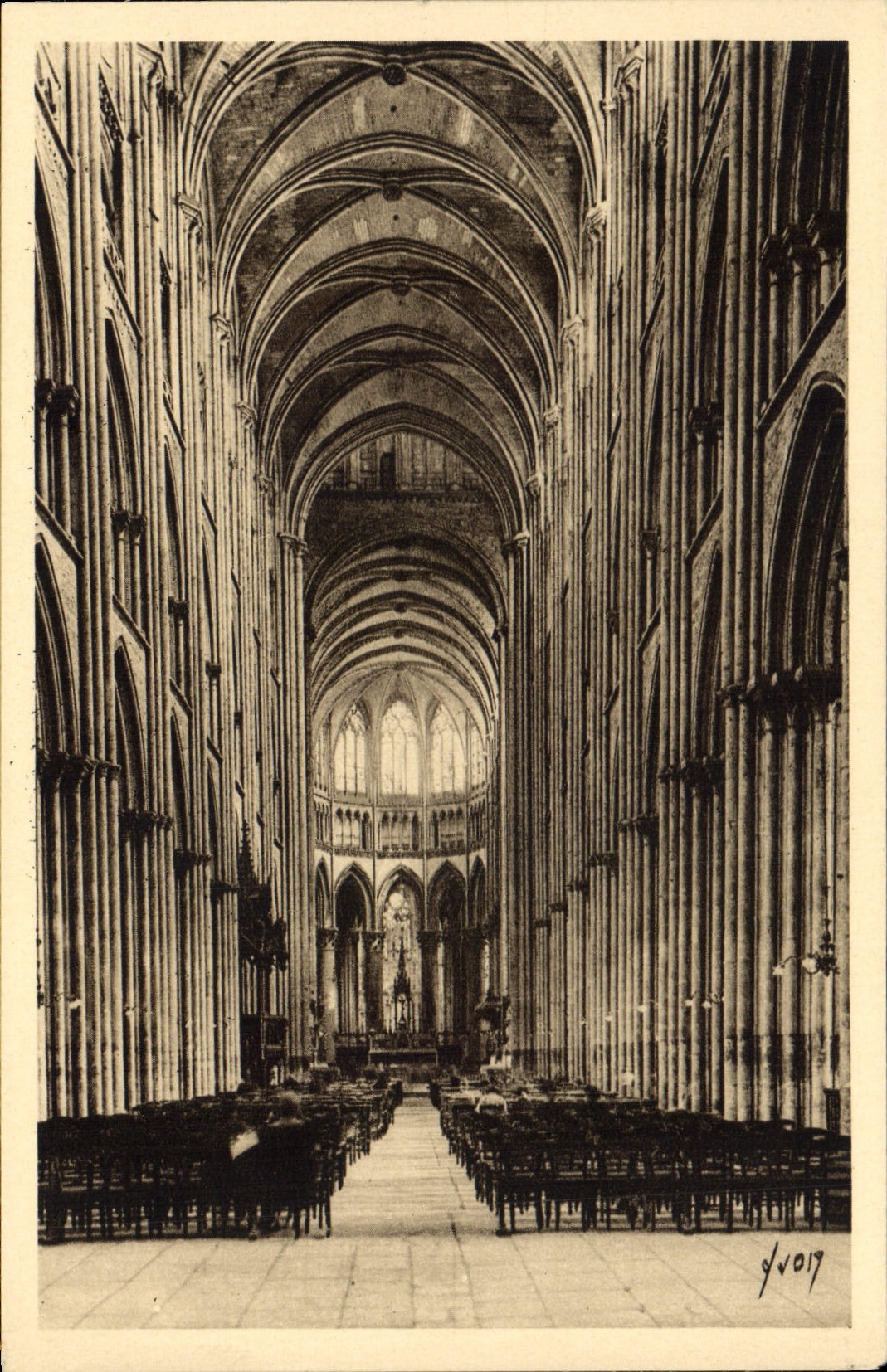 CPA Rouen Seine Inferieure Interieur de la Cathedrale 