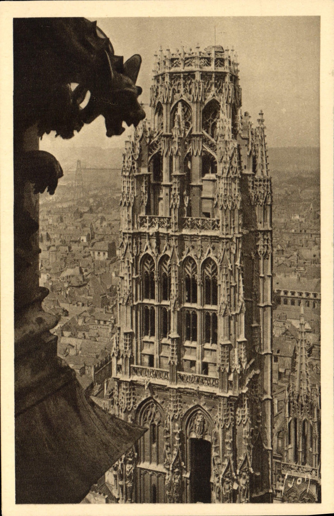 CPA Rouen Seine Inf La Tour du Beurre 
