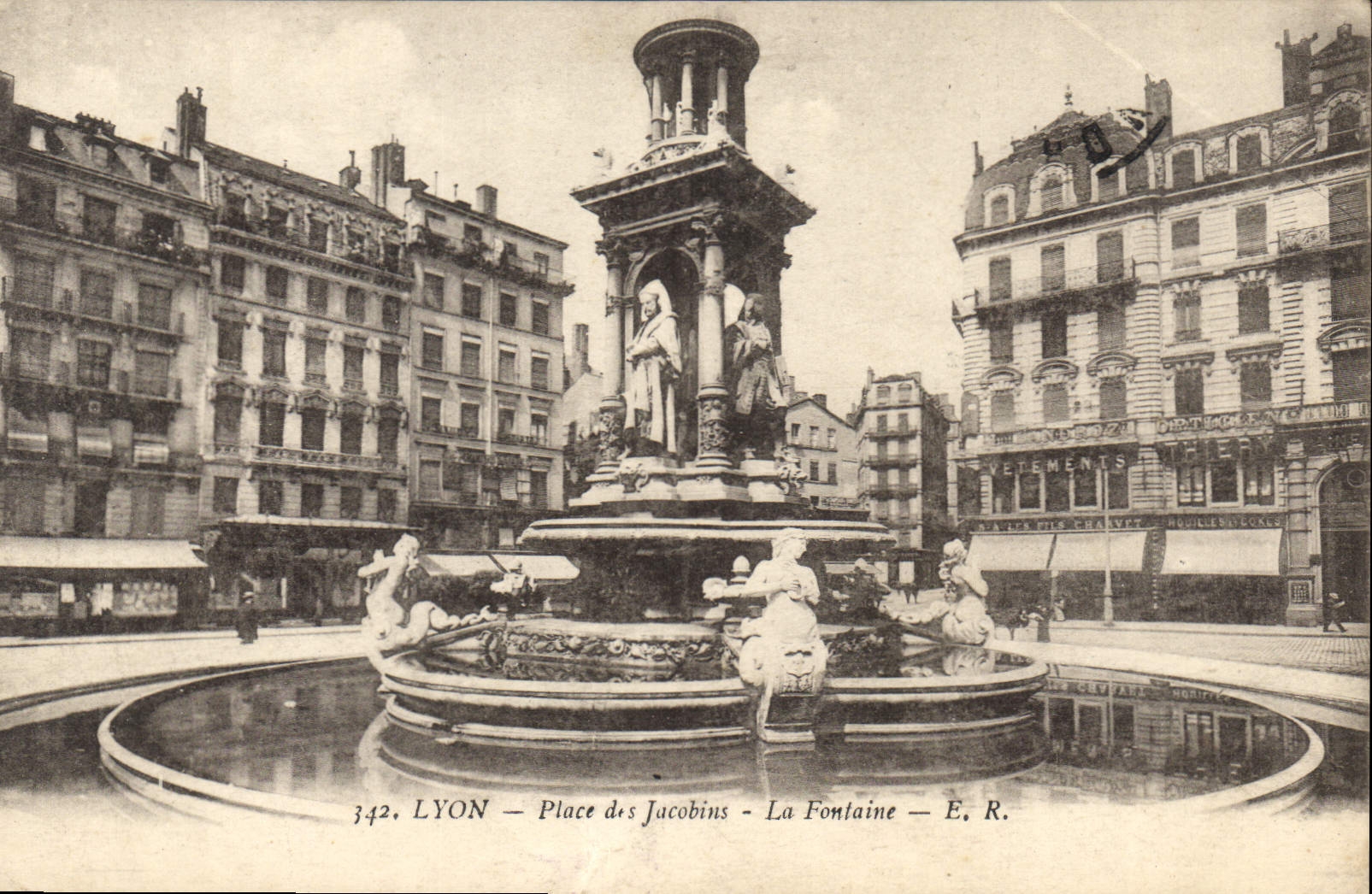 CPA Lyon Place des Jacobins La Fontaine