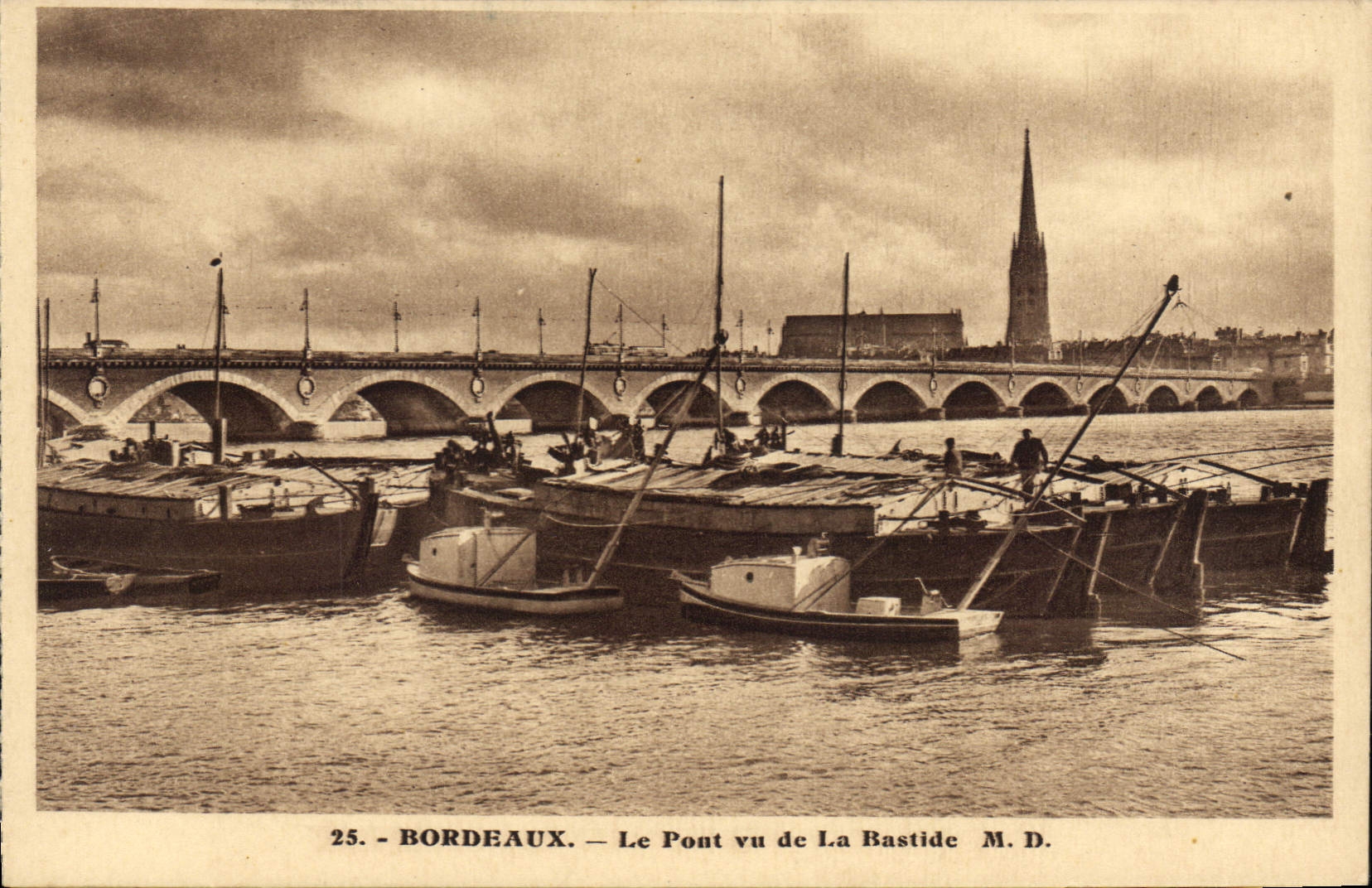 CPA Bordeaux Le Pont vu de la Bastide 