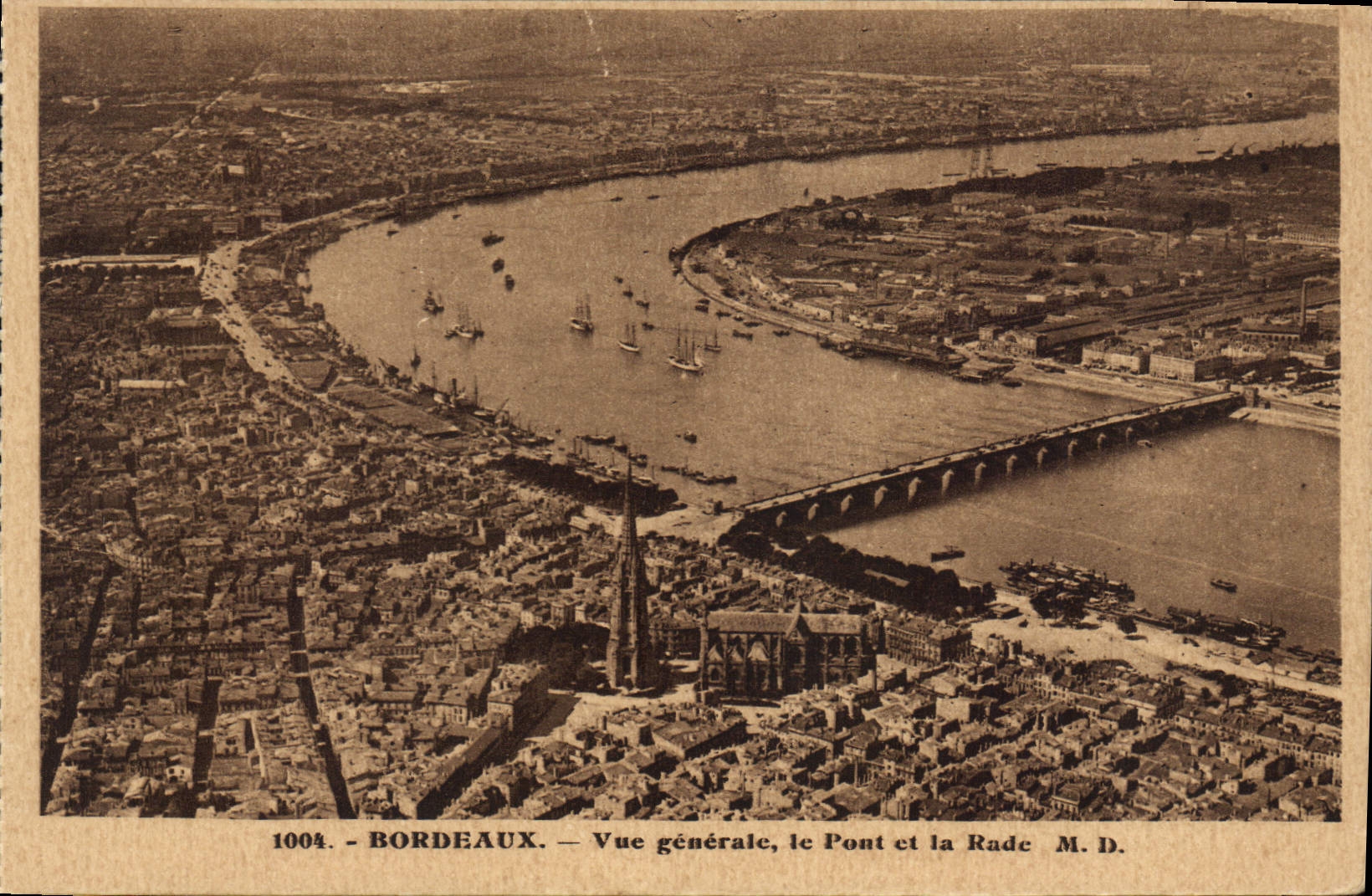 CPA Bordeaux Vue generale le Pont et la Rade 