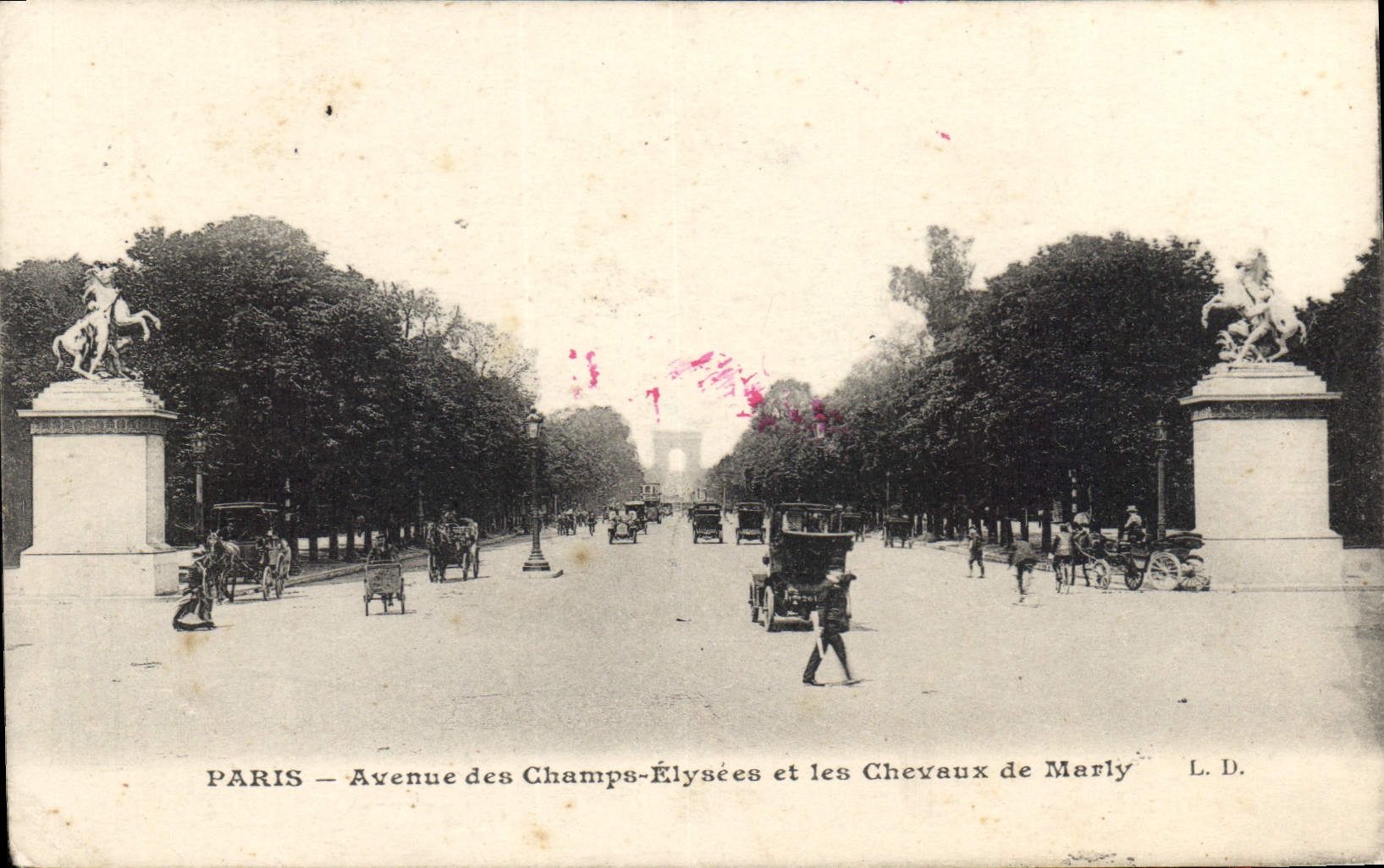 CPA Paris Avenue de Champs Elysees et les Chevaux de Marly 