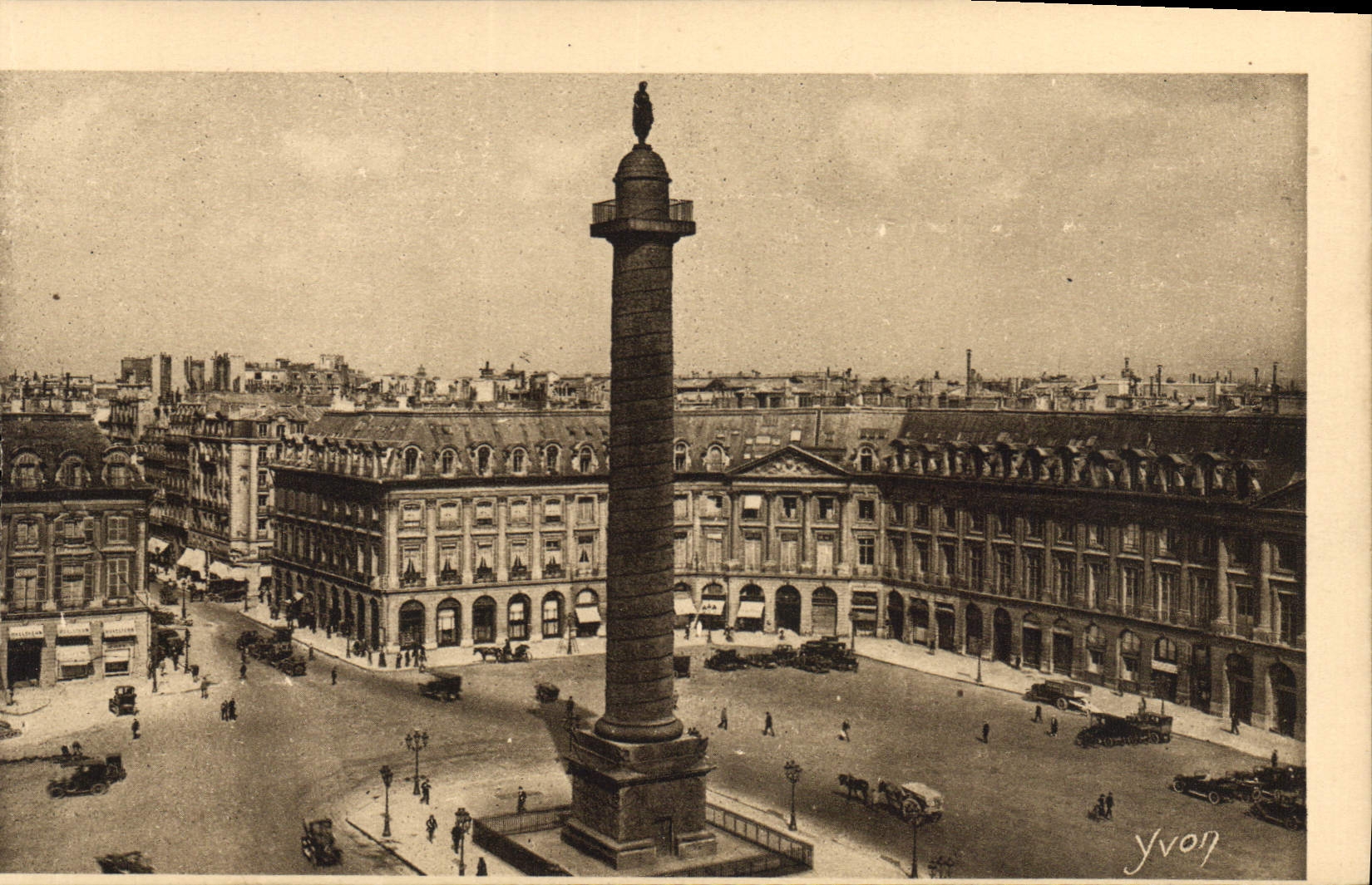 CPA Paris en flanant Place et Colonne Vendome