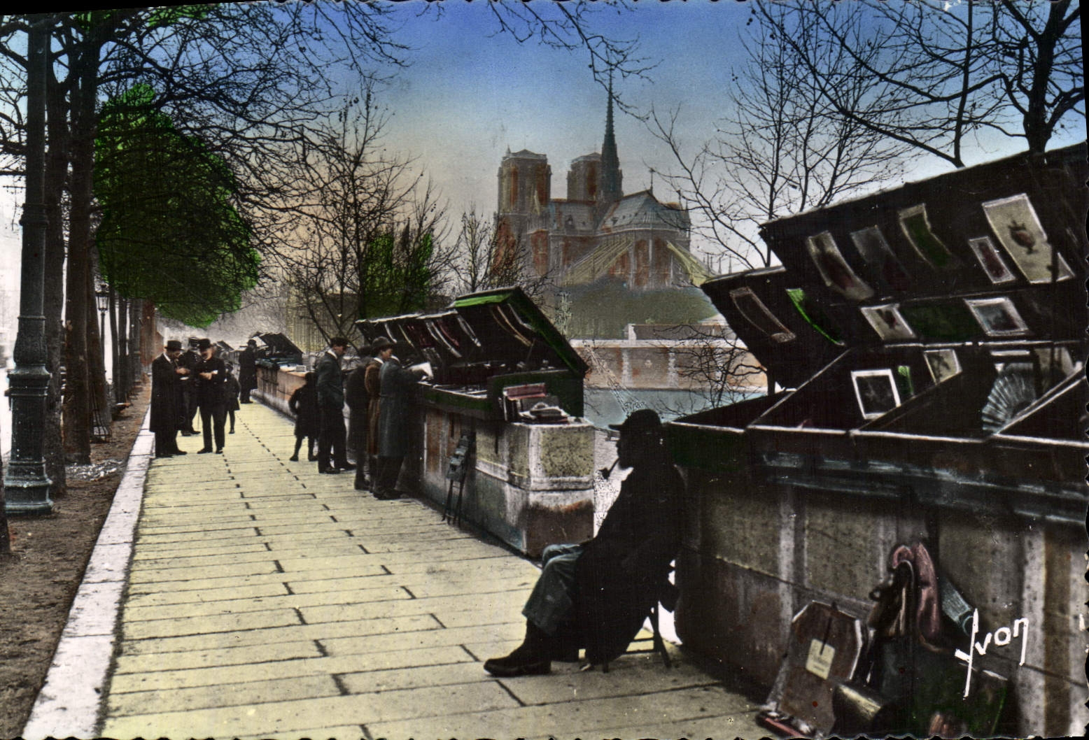 CPA Paris en flanant Les Bouquinistes du quai de la Tournelle