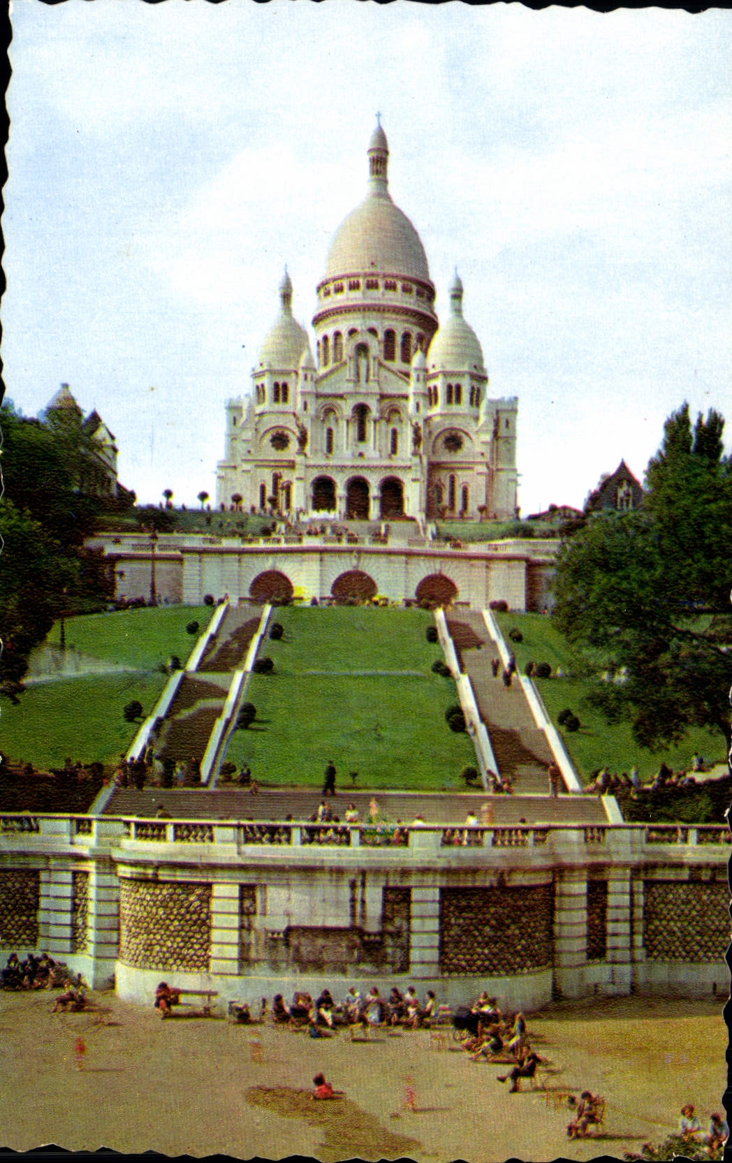 CPA Paris La Basilique du Sacre Coeur