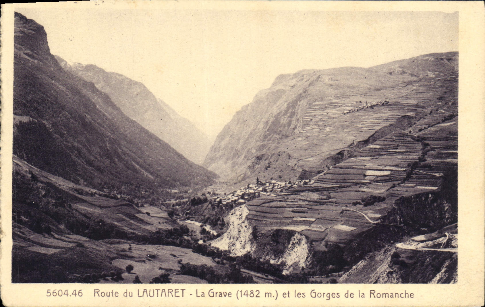 CPA Route du Lautaret La Grave et les Gorges de la Romanche 