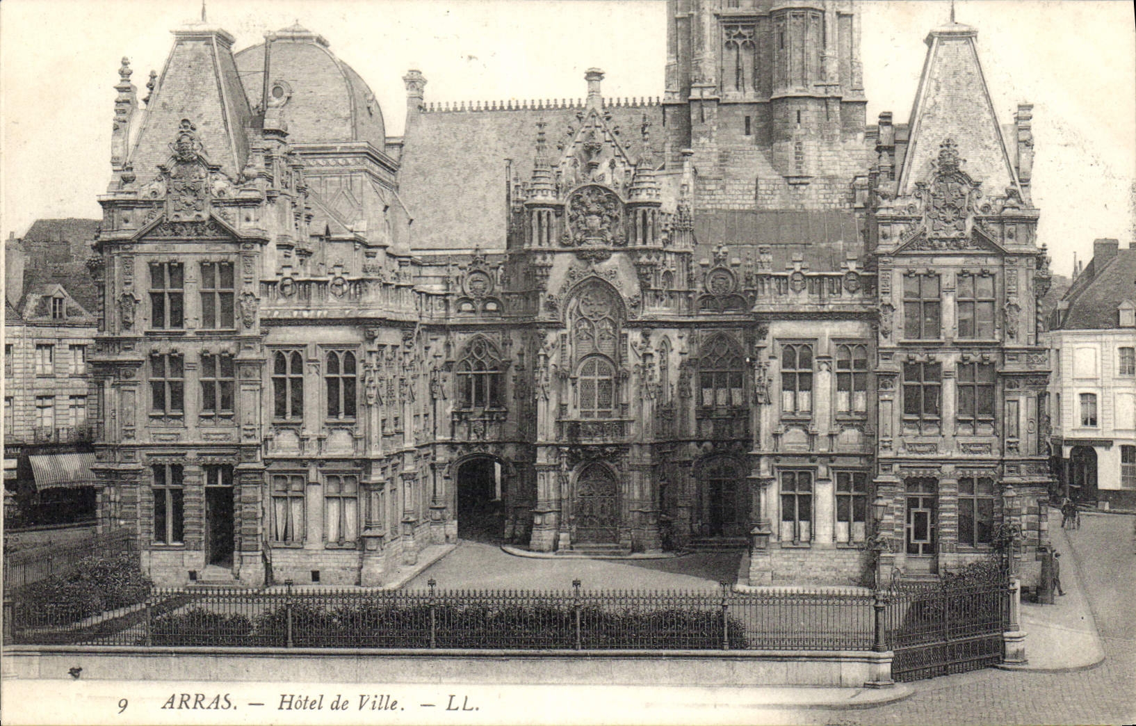 CPA Arras Hotel de Ville 