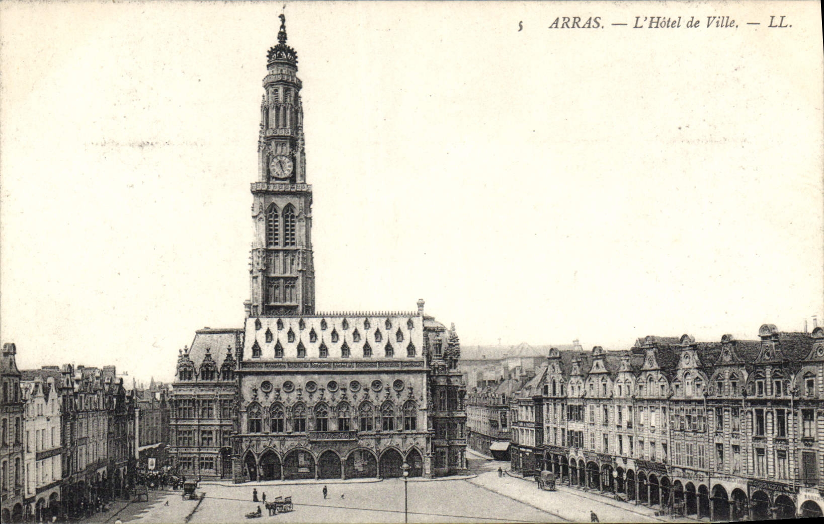 CPA Arras L'Hotel de Ville 