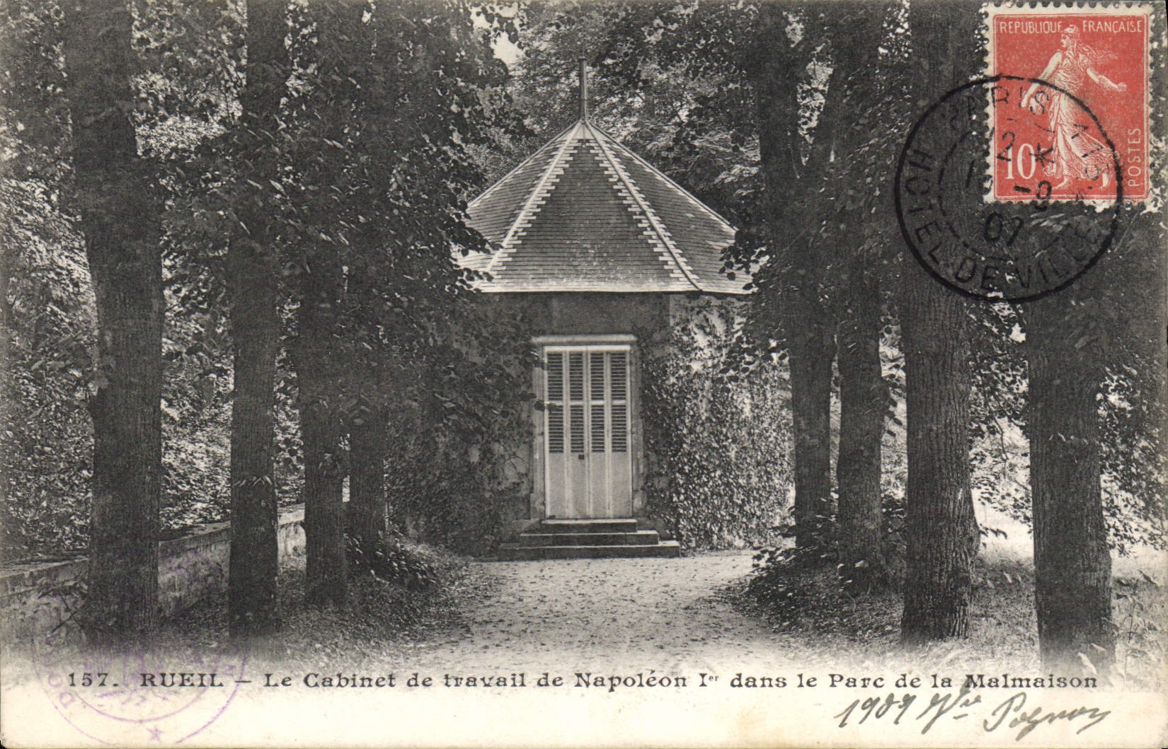 CPA Rueil Le cabinet de travail de Napoleon dans le Parc de la Malmaison 
