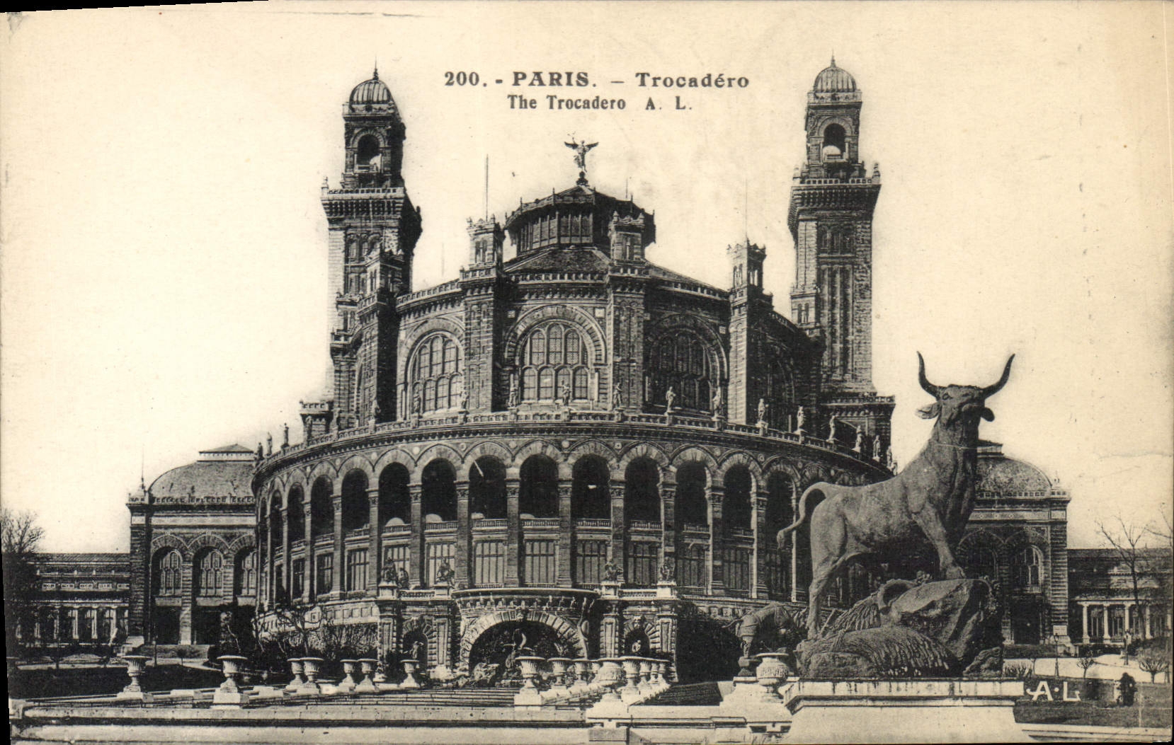 CPA Paris Trocadero Taureau