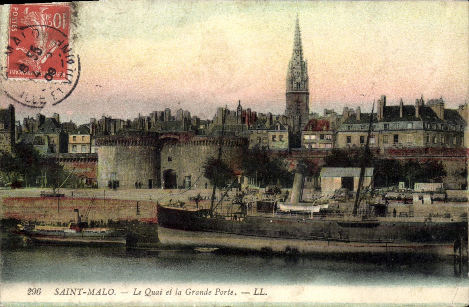 CPA Saint Malo Le Quai et la Grande Porte Bateau