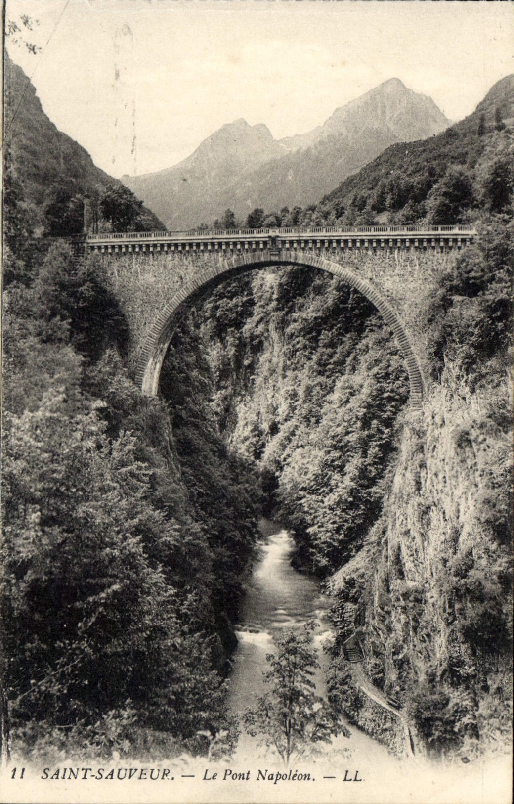 CPA Saint Sauveur Le Pont Napoleon