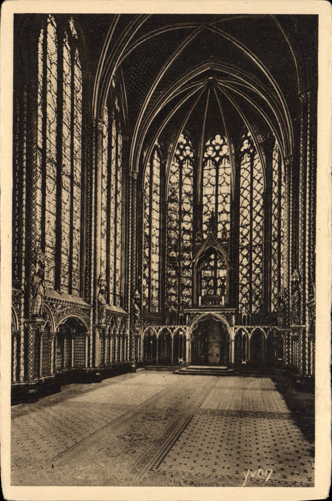 CPA Paris Interieur de la Sainte Chapelle 