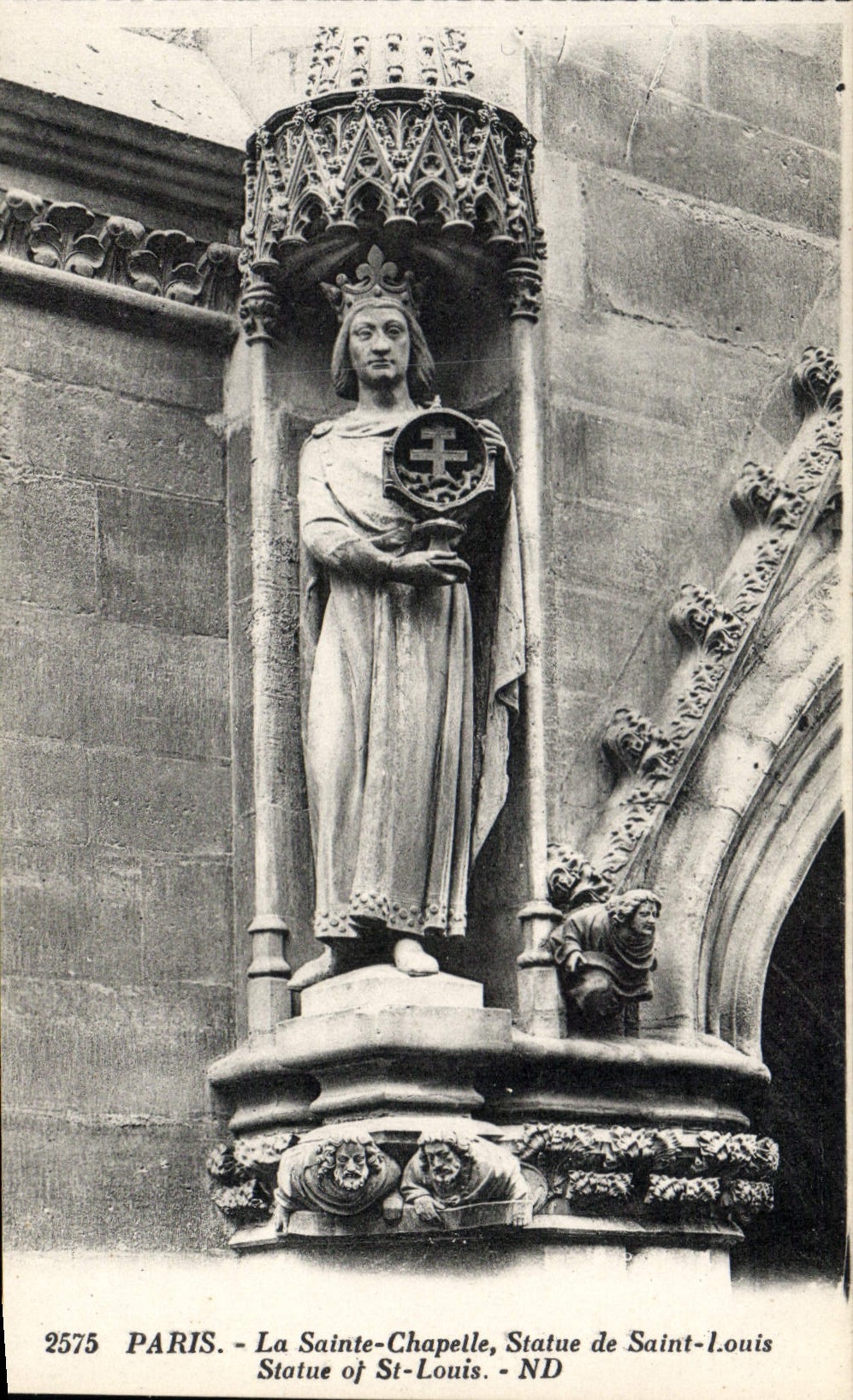 CPA Paris La Sainte Chapelle Statue de Saint Louis 
