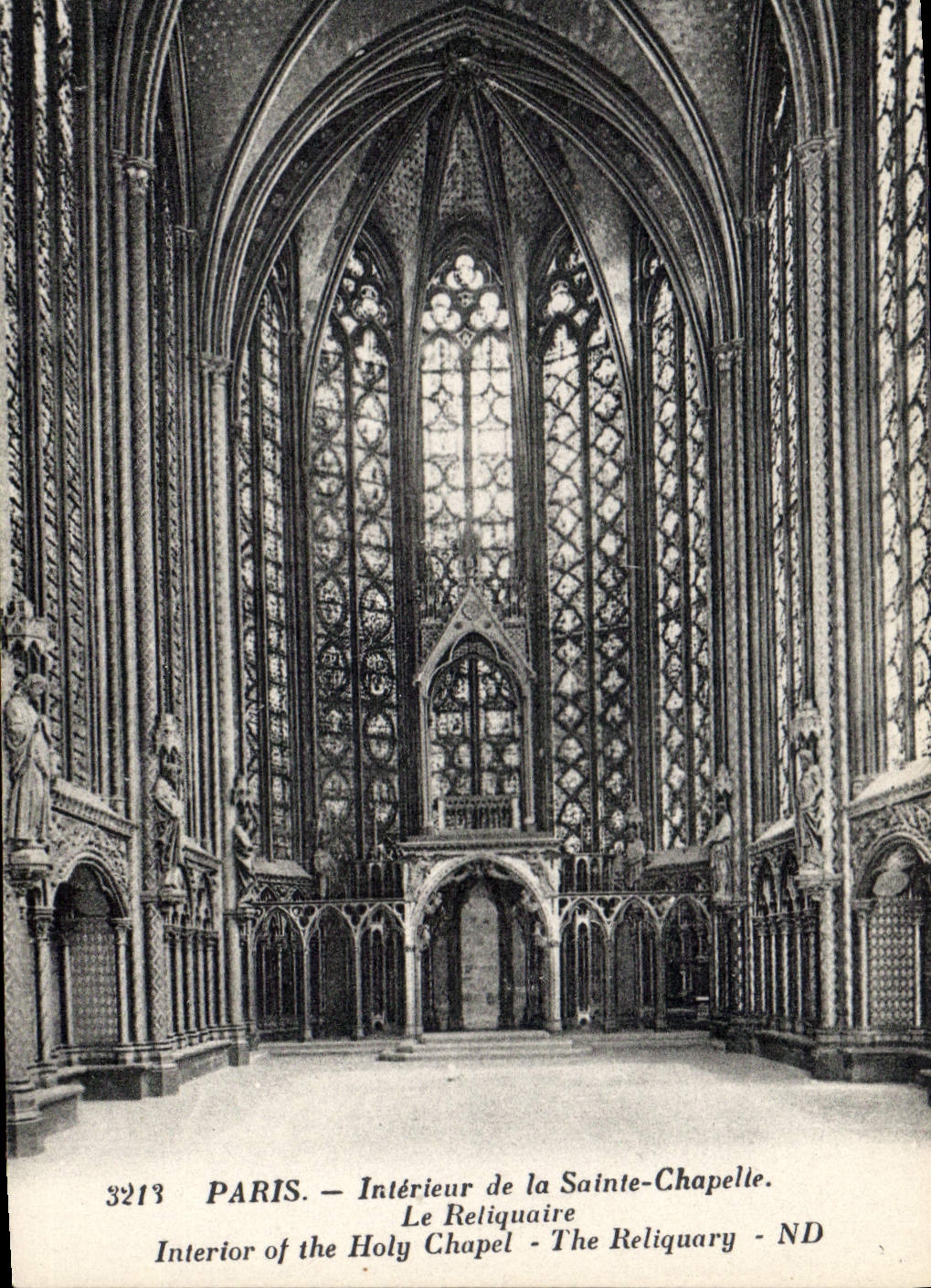 CPA Paris Interieur de la Sainte Chapelle Le Reliquaire 