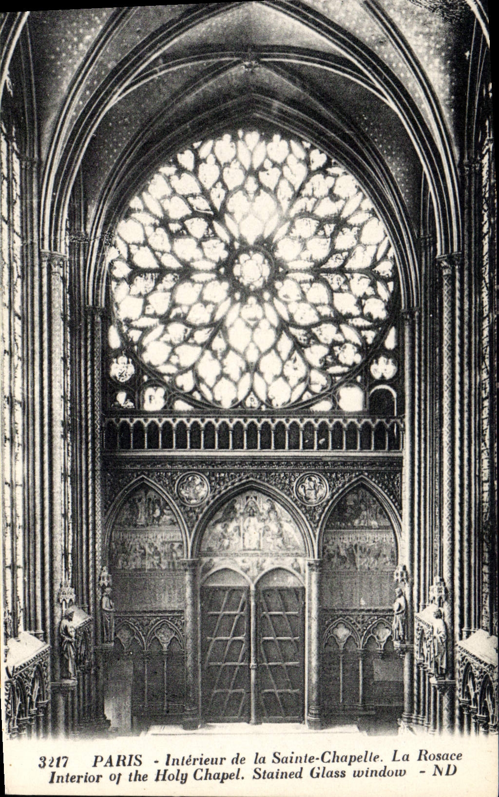 CPA Paris Interieur de la Sainte Chapelle La Rosace 