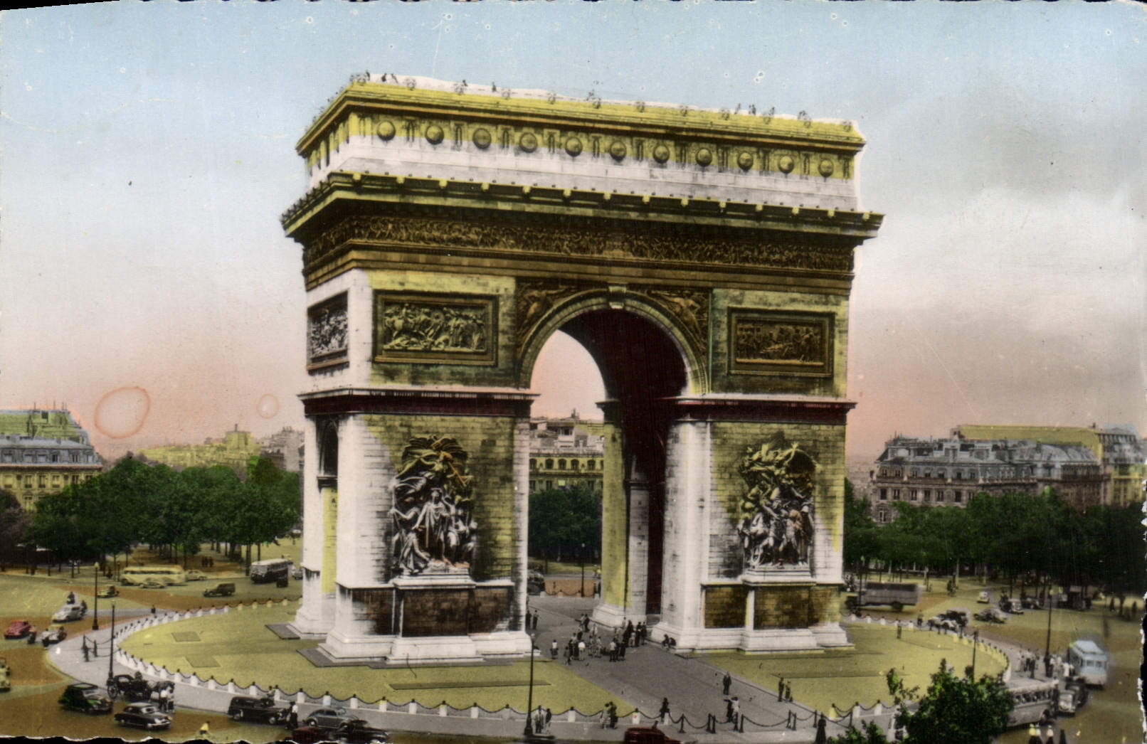 CPA Paris La Place et l'Arc de Triomphe de l'Etoile 