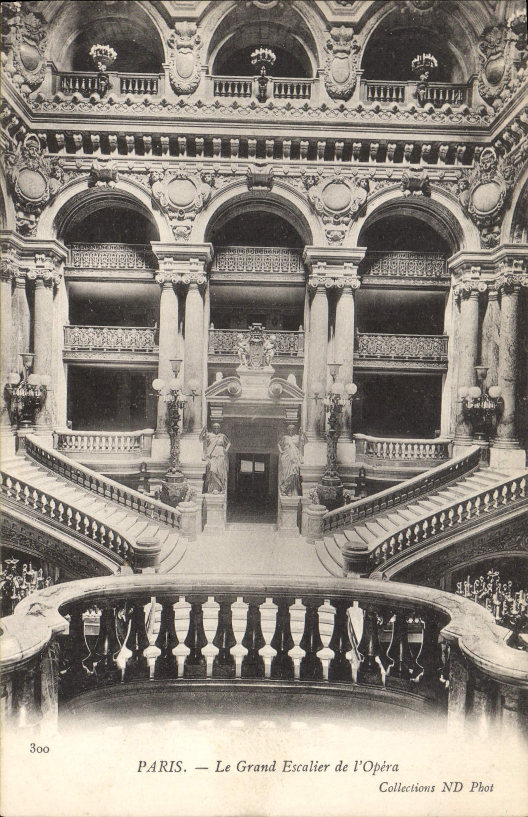 CPA Paris Le Grand Escalier de l'Opera 