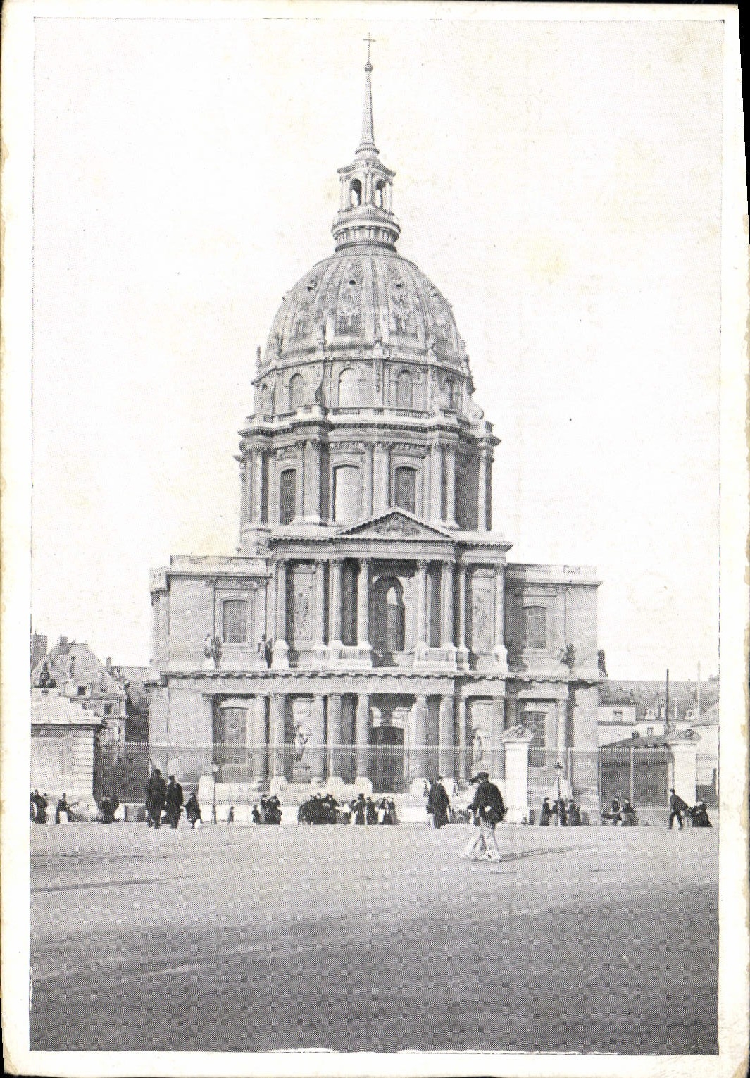 CPA Paris Les Invalides 