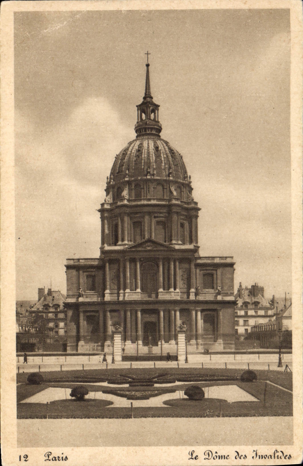 CPA Paris Le Dome des Invalides 