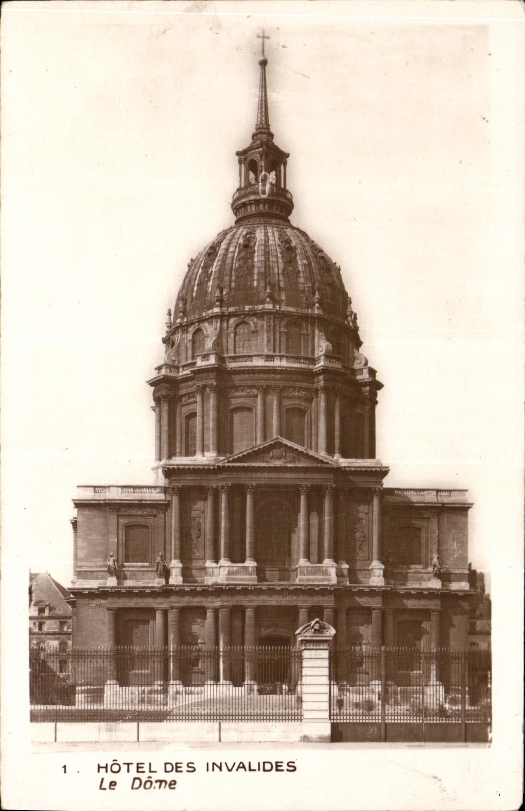 CPA Hotel des Invalides Le Dome 