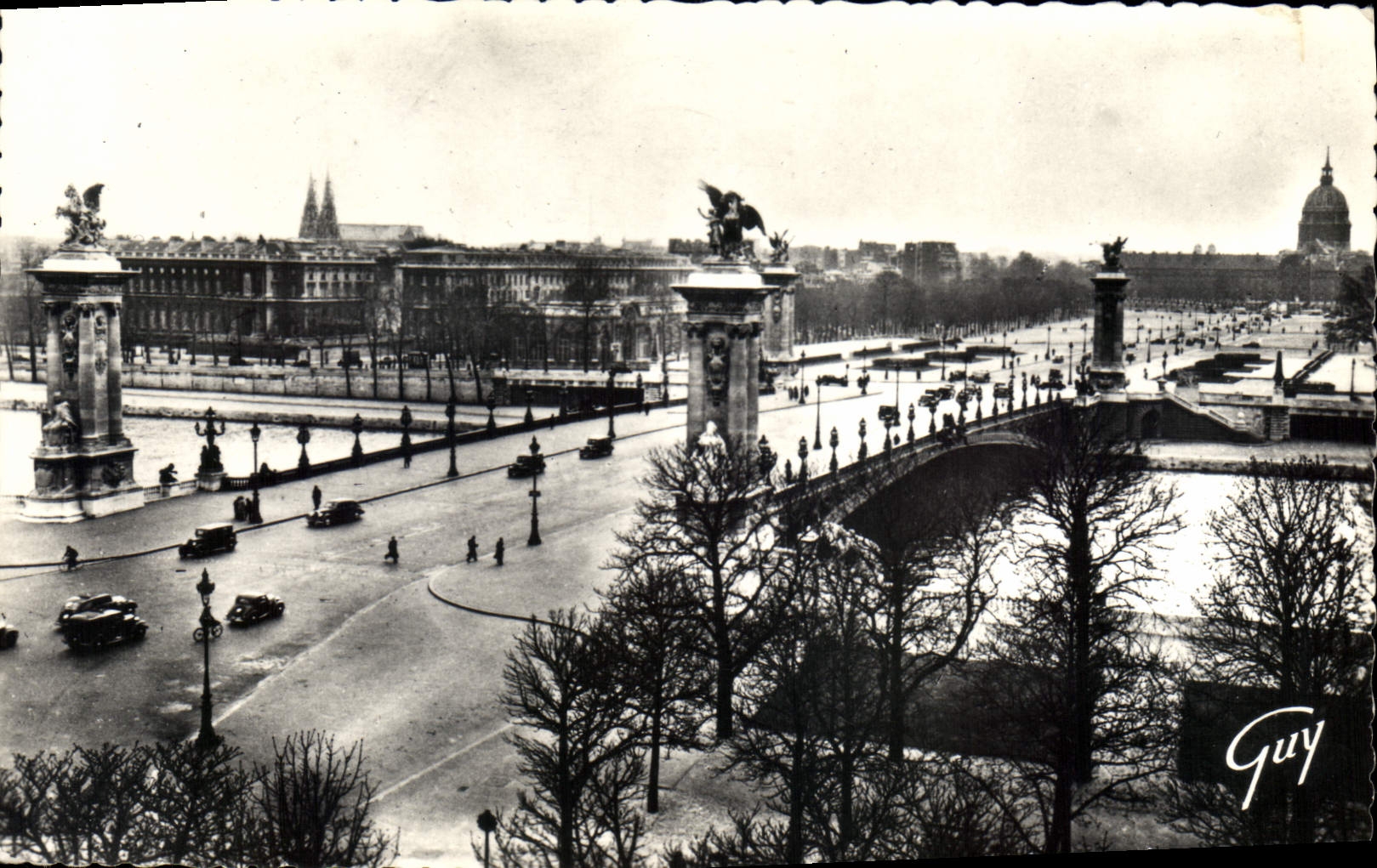 CPA Paris Le Pont Alexandre III et l'esplanade des Invalides 