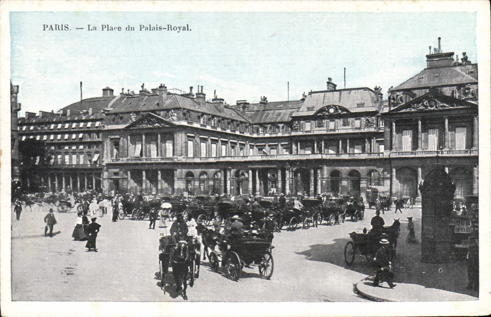 CPA Paris La Place du Palais Royal 