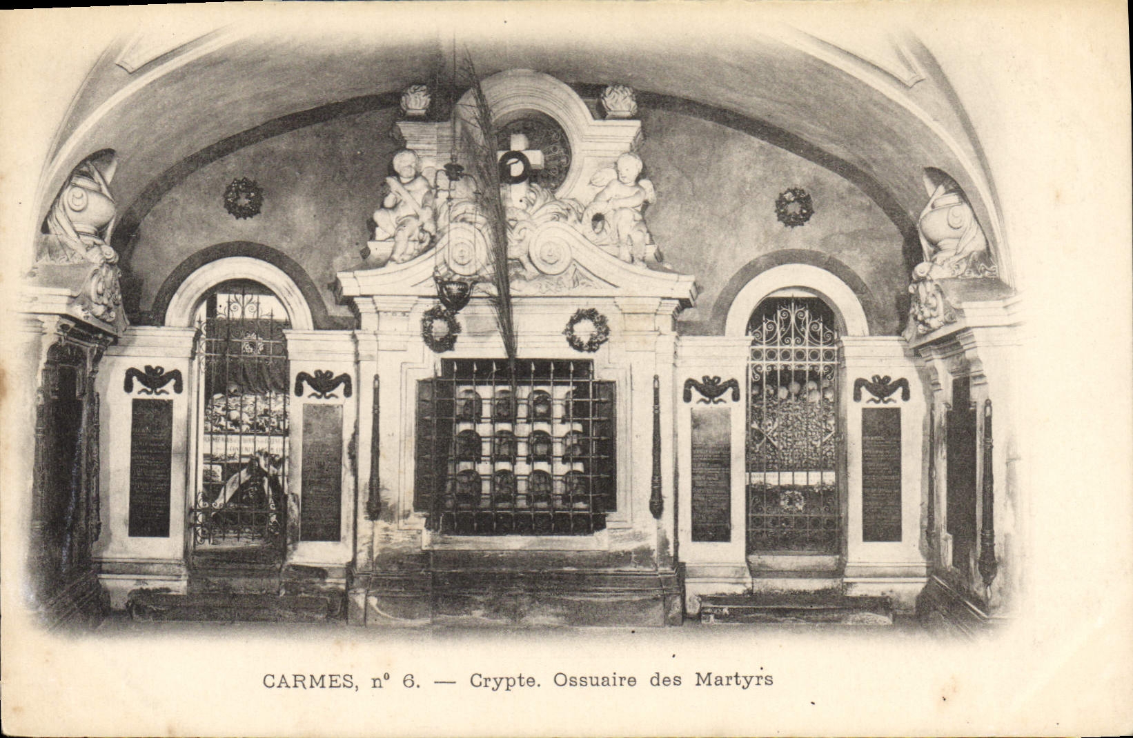 CPA Carmes Crypte Ossuaire des Martyrs