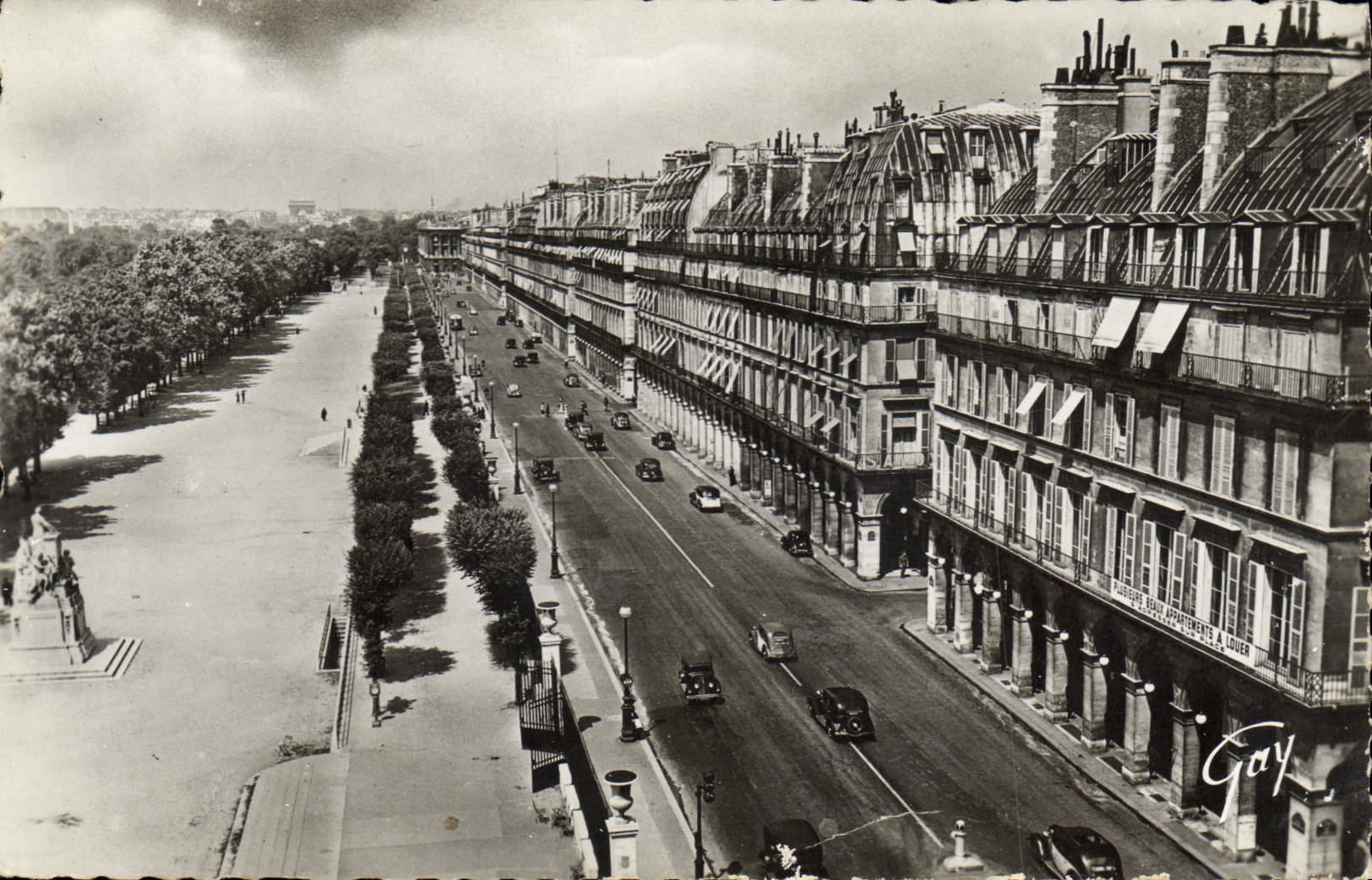 CPA Paris Rue de Rivoli et jardin des Tuileries 