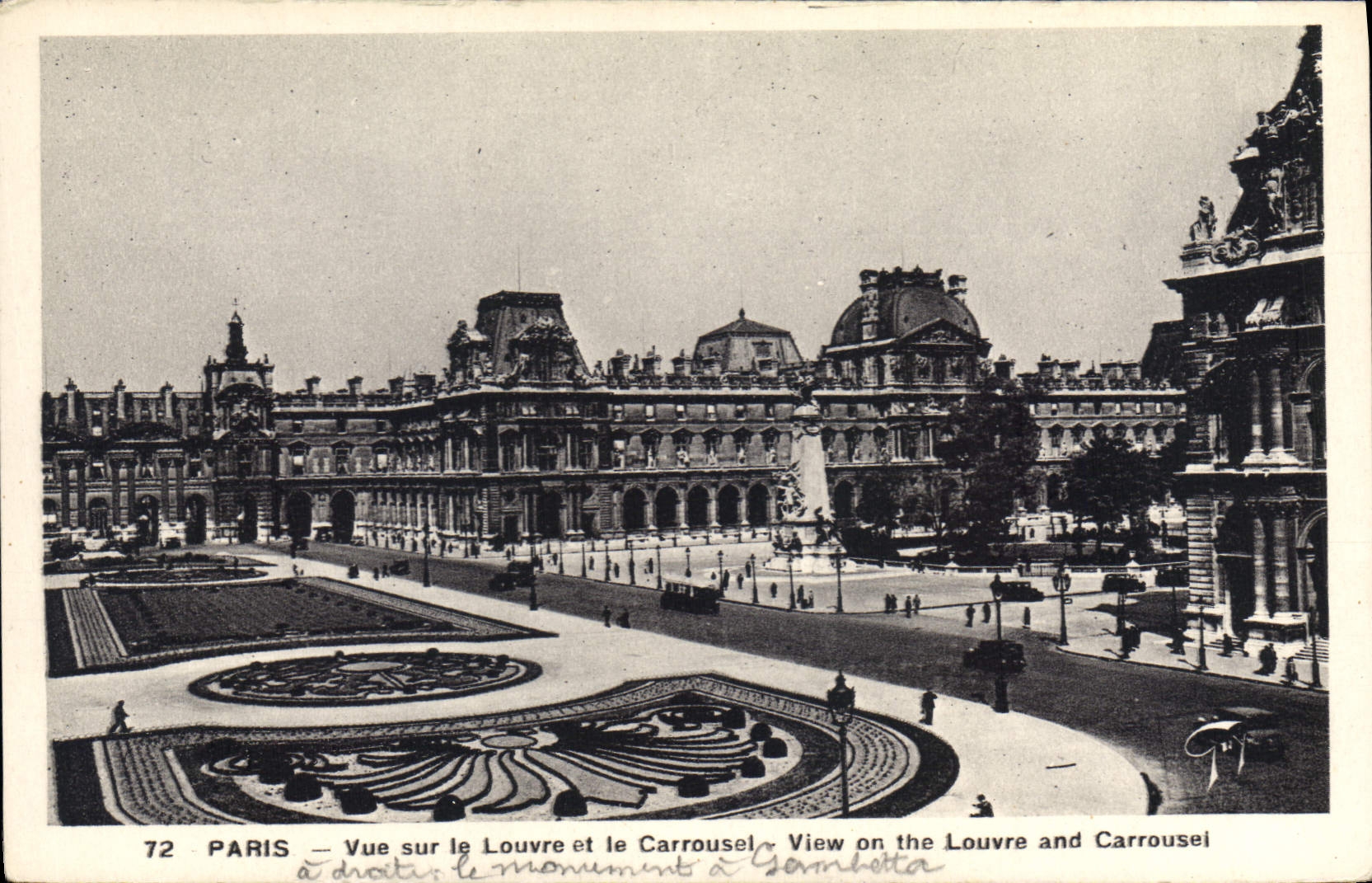CPA Paris Vue sur le Louvre et le Carrousel 