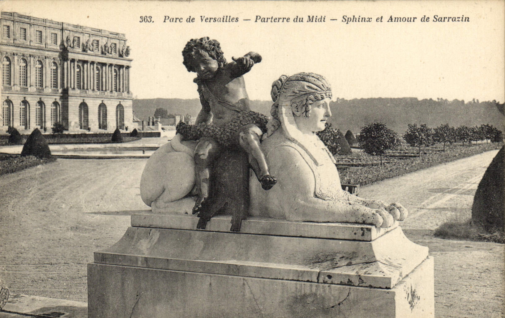 CPA Parc de Versailles Parterre du Midi Sphinx et Amour de Sarrazin 