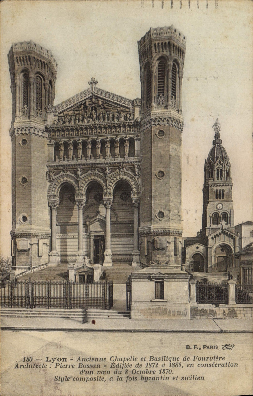 CPA Lyon Ancienne Chapelle et Basilique de Fourviere 