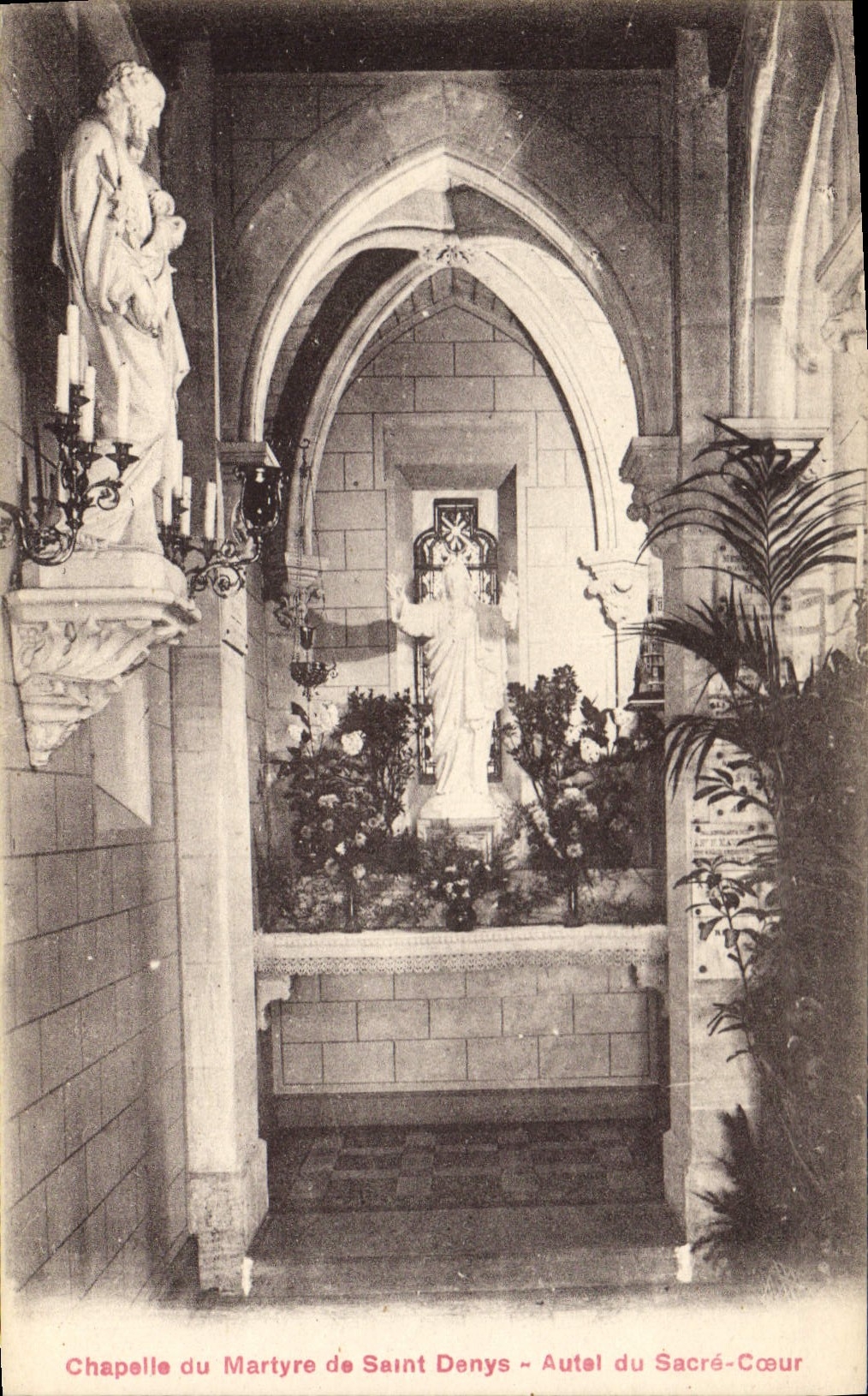 CPA Chapelle du Martyre de Saint Denys Autel du Sacre Coeur 