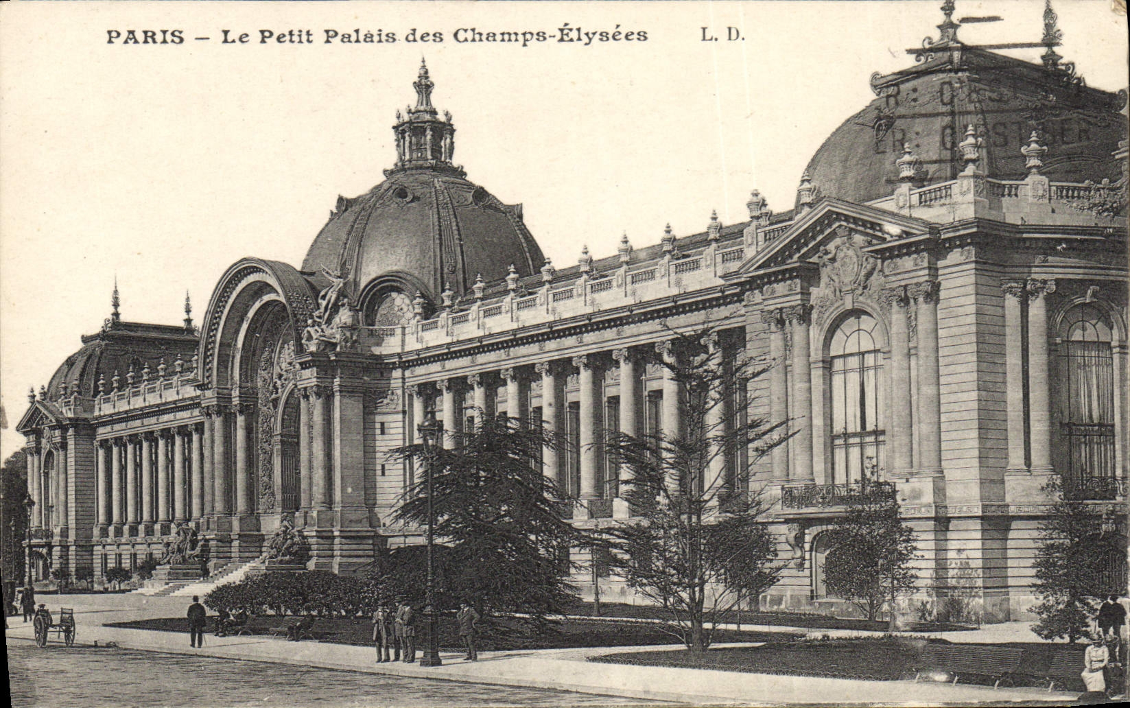CPA Paris Le Petit Palais des Champs Elysees