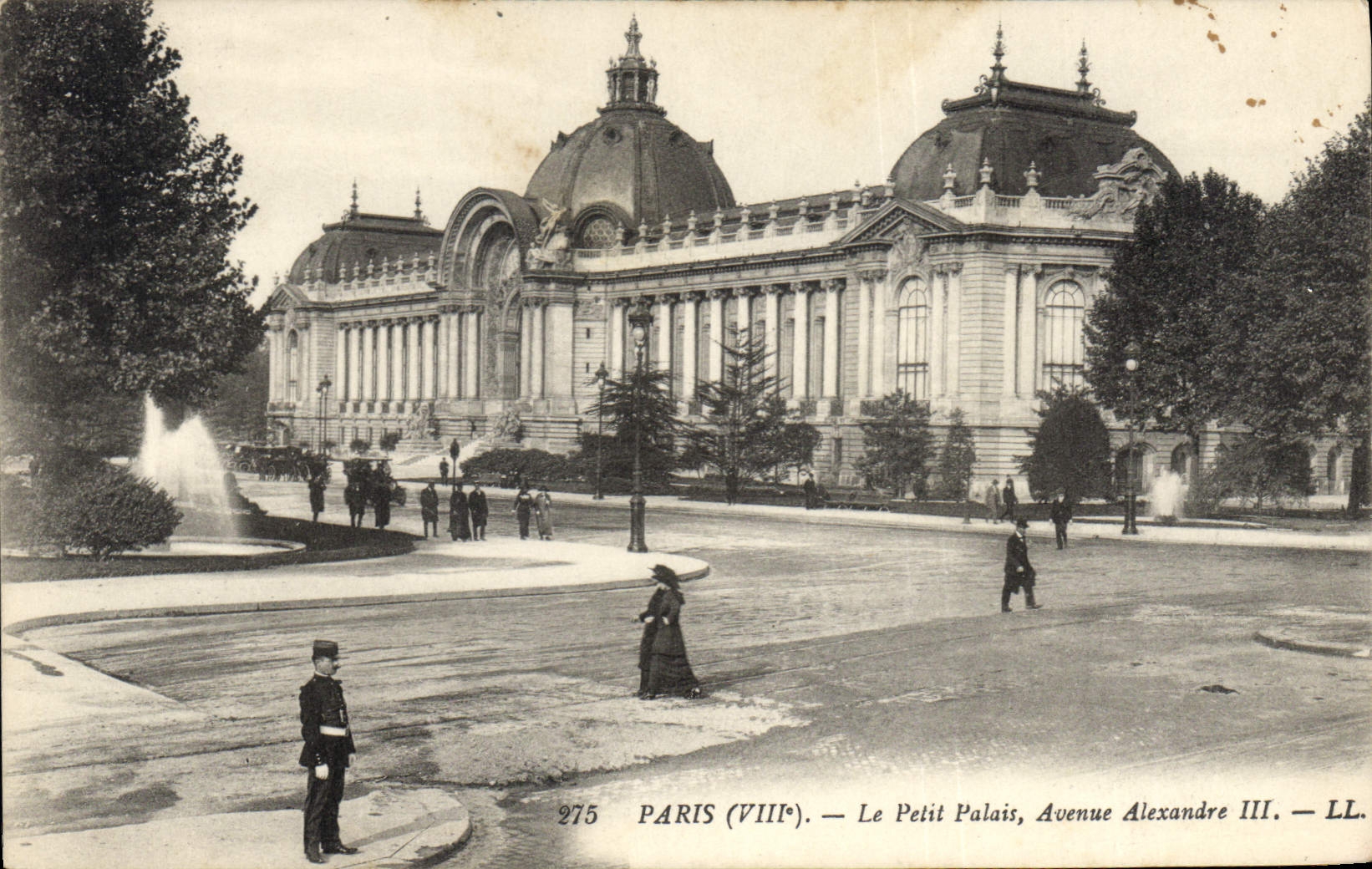 CPA Paris Le Petit Palais Avenue Alexandre III 