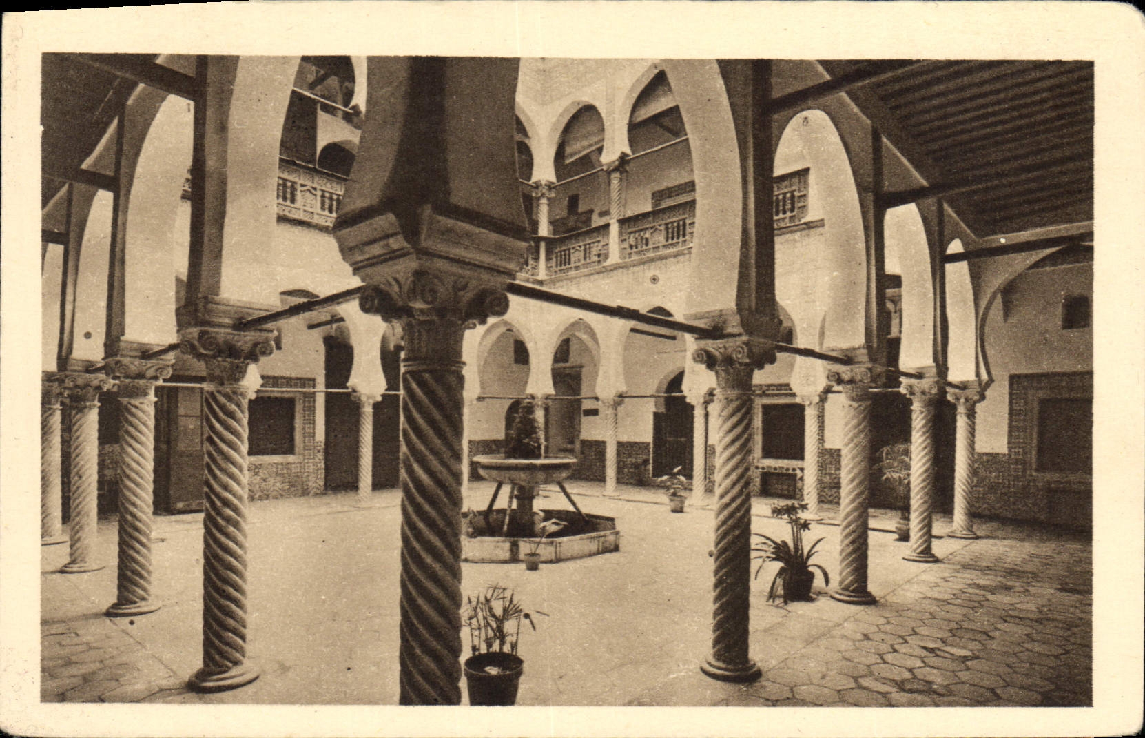 CPA Alger Interieur de la Bibliotheque Nationale 