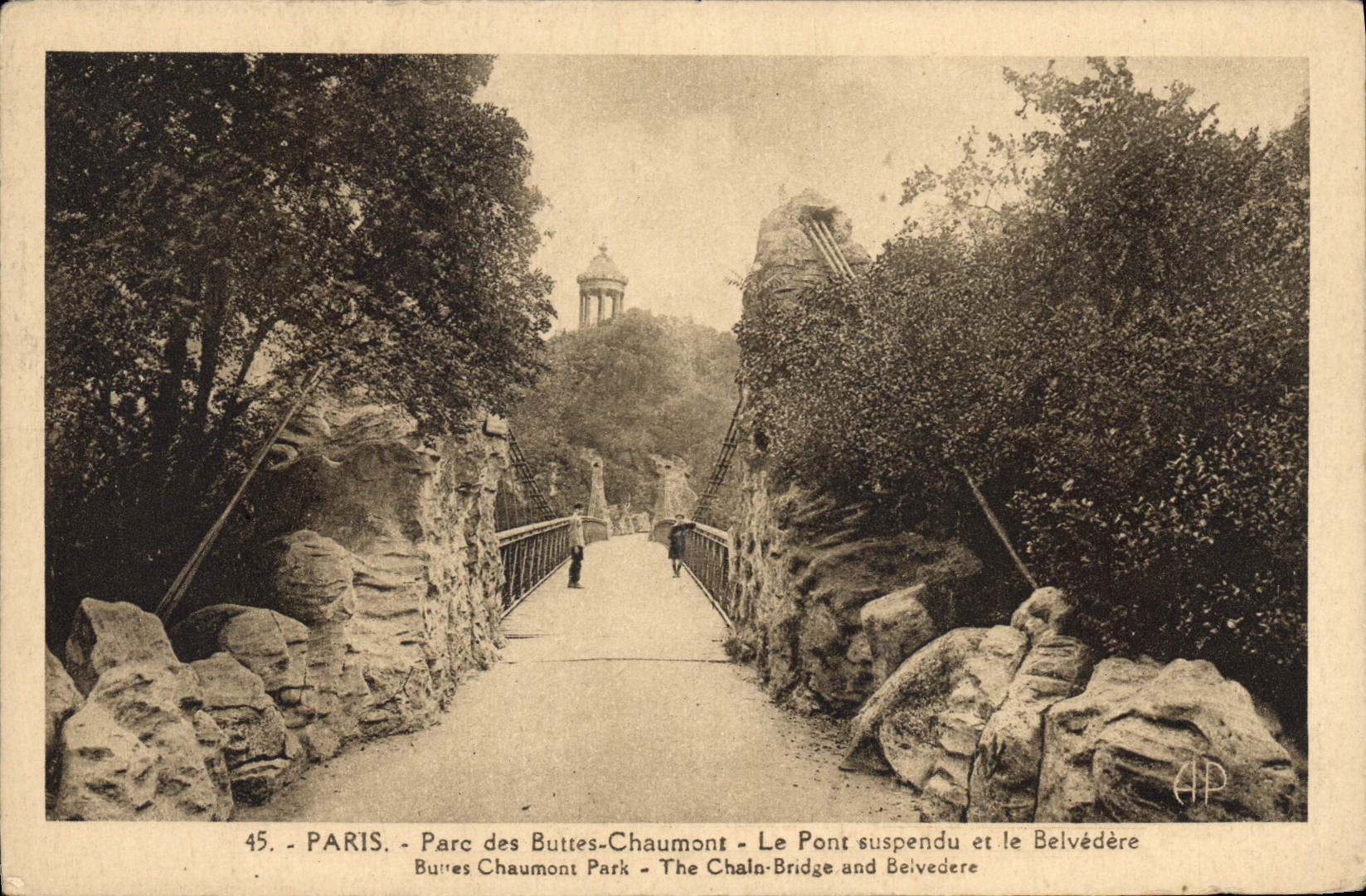 CPA Paris Parc des Buttes Chaumont Le Pont suspendu et le Belvedere 