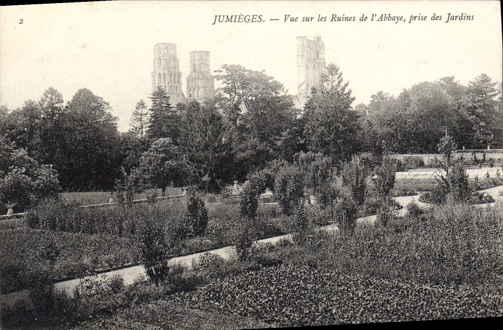 CPA Jumieges Vue sur les Ruines de l'Abbaye prise des Jardins 