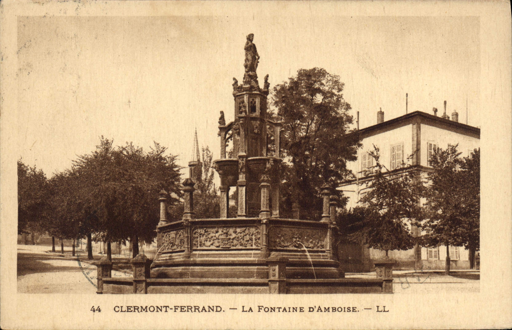 CPA Clermont Ferrand la Fontaine d'Amboise 
