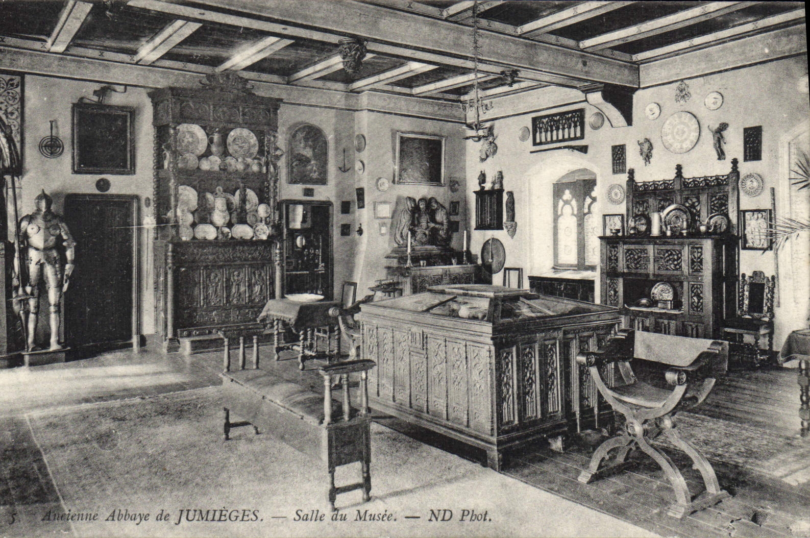 CPA Ancienne Abbaye de Jumieges Salle de Musee 