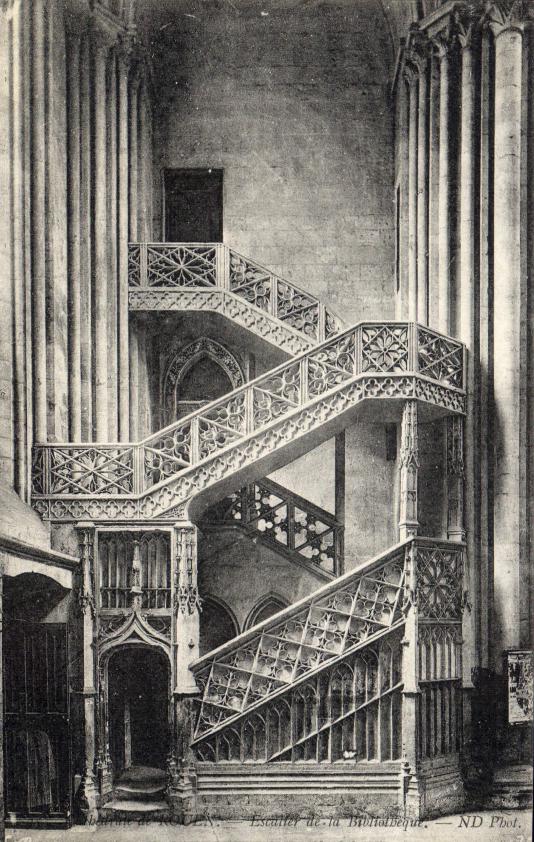 CPA Cathedrale de Rouen Escalier de la Bibliotheque 